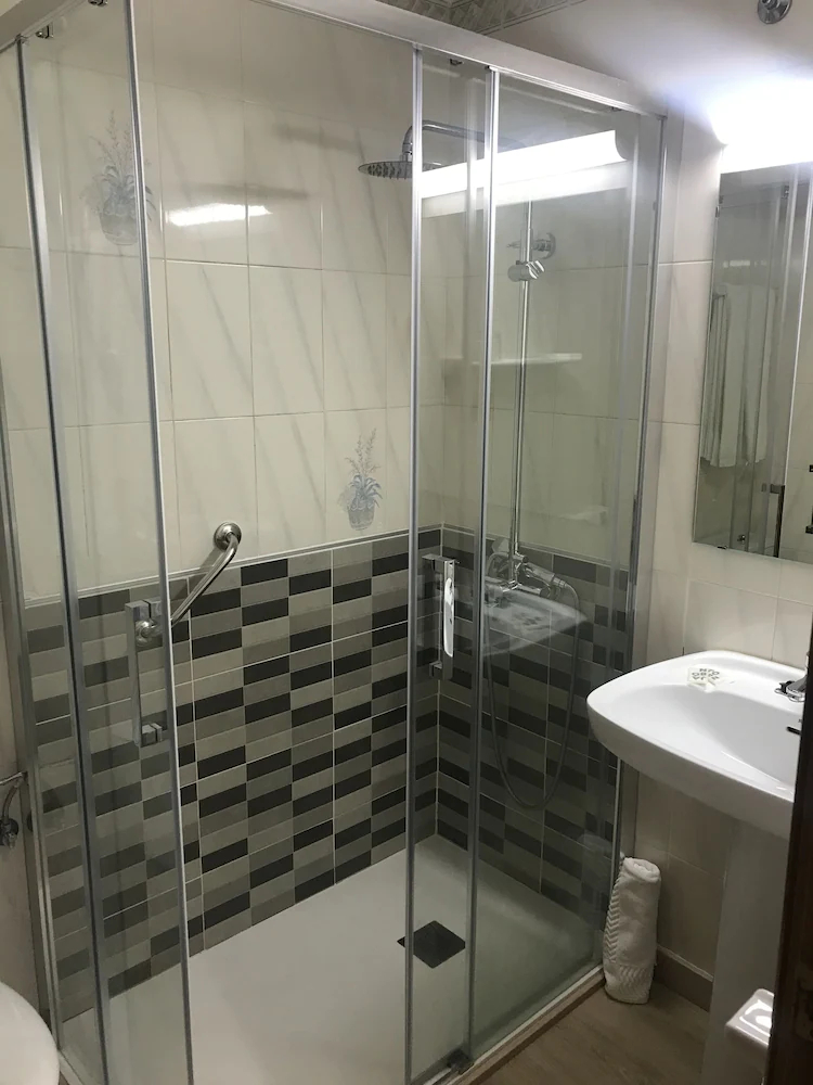 Hotel Blanc i Negre by OYO Rooms