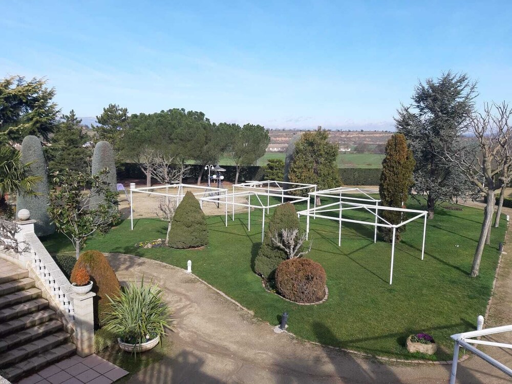 Hotel Blanc i Negre by OYO Rooms