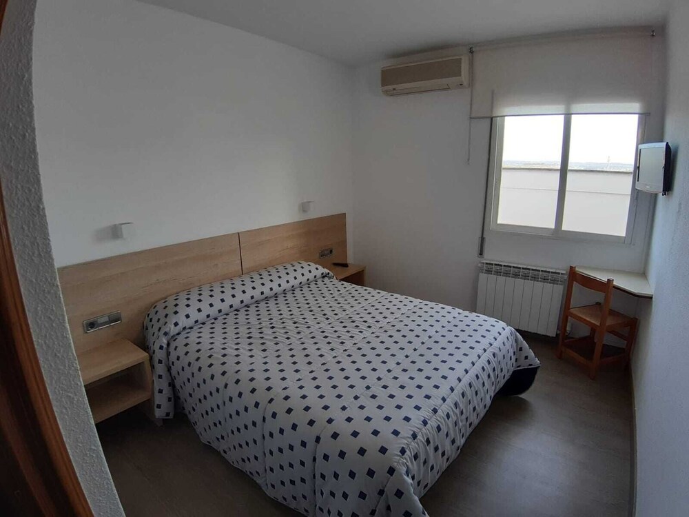 Hotel Blanc i Negre by OYO Rooms