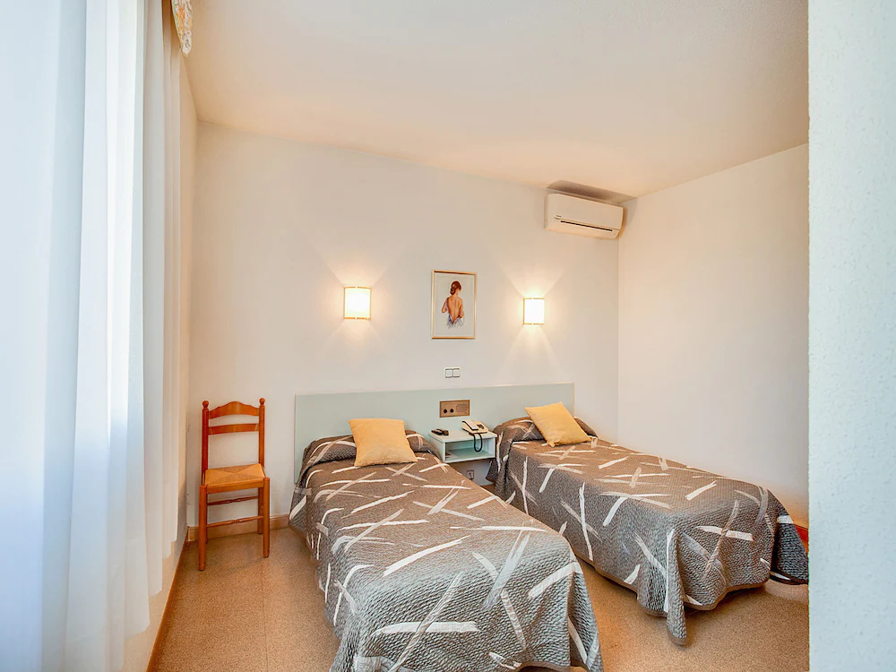 Hotel Blanc i Negre by OYO Rooms