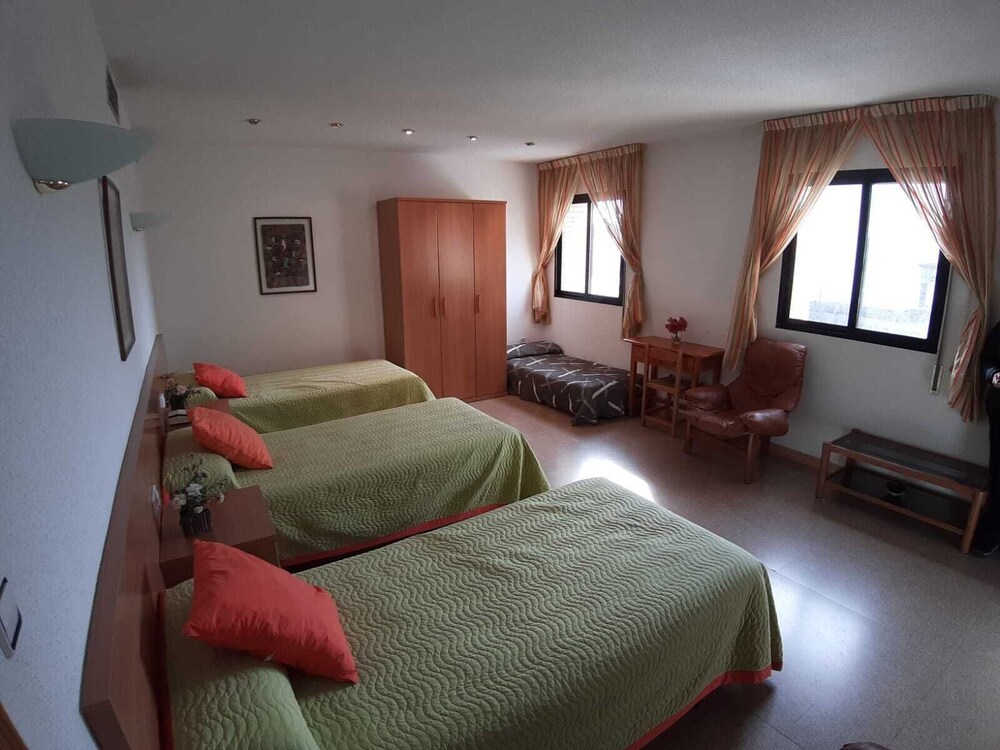 Hotel Blanc i Negre by OYO Rooms