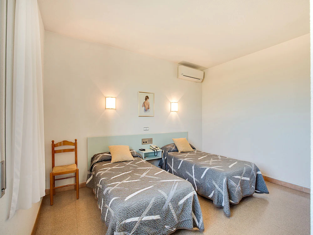 Hotel Blanc i Negre by OYO Rooms