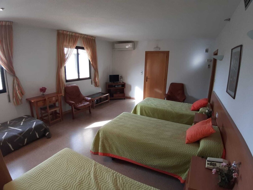 Hotel Blanc i Negre by OYO Rooms
