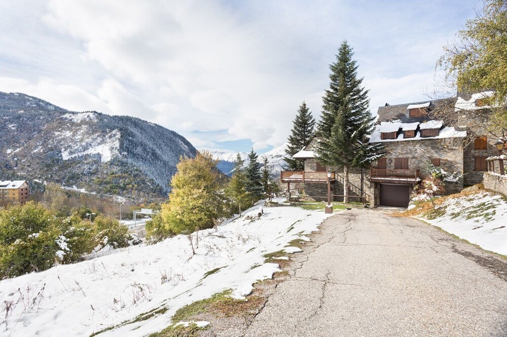 Luderna-Casa Con Terraza Cuylas