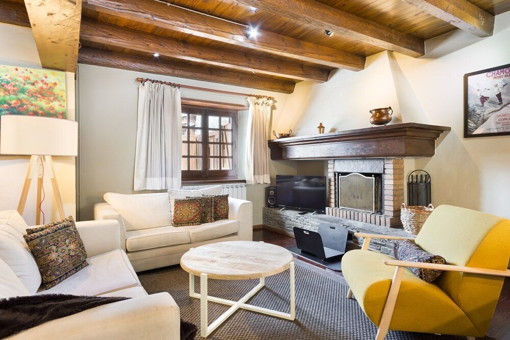 Luderna-Casa Con Terraza Cuylas