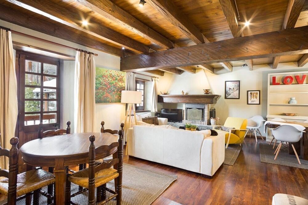 Luderna-Casa Con Terraza Cuylas