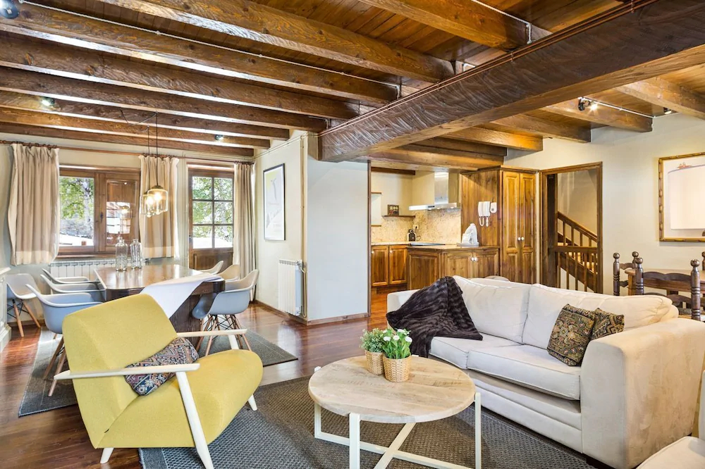 Luderna-Casa Con Terraza Cuylas