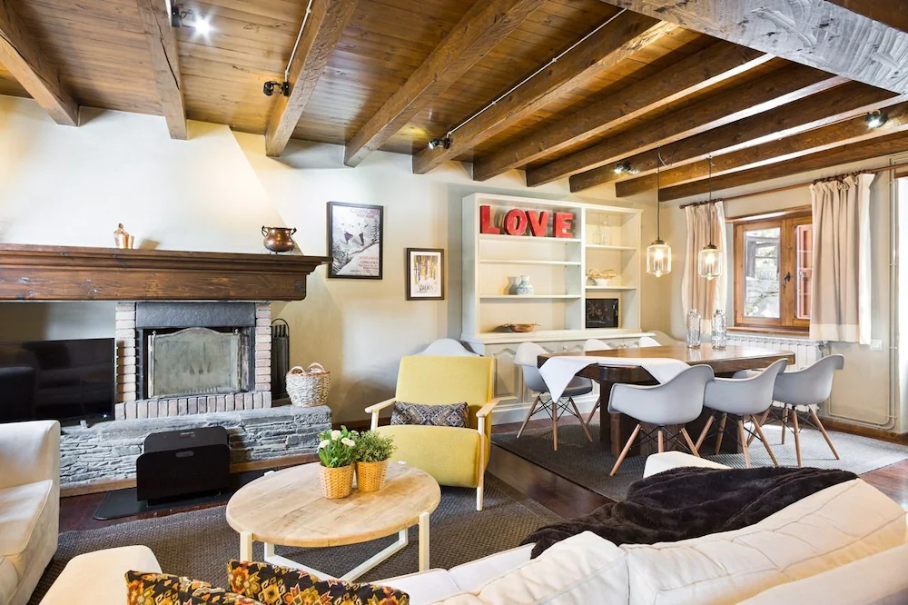 Luderna-Casa Con Terraza Cuylas