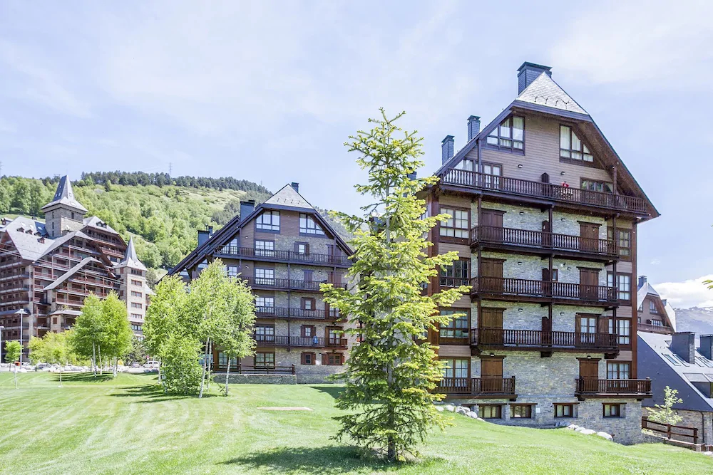 Residencial Val de Ruda by Luderna