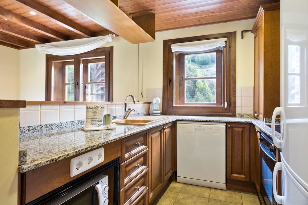 Residencial Val de Ruda by Luderna