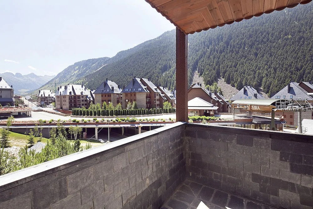 Residencial Val de Ruda by Luderna