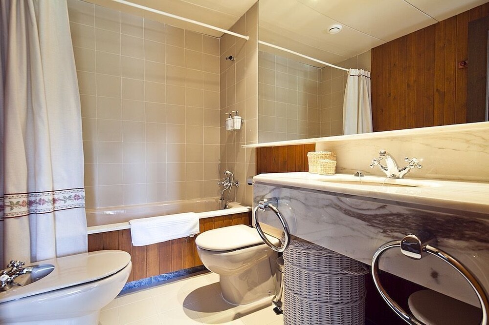 Residencial Val de Ruda by Luderna