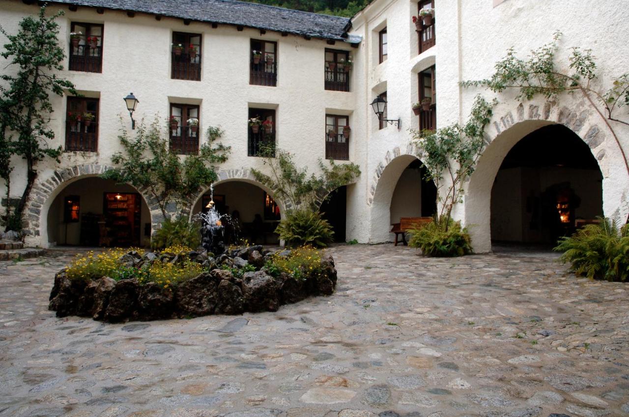 Hotel Manantial