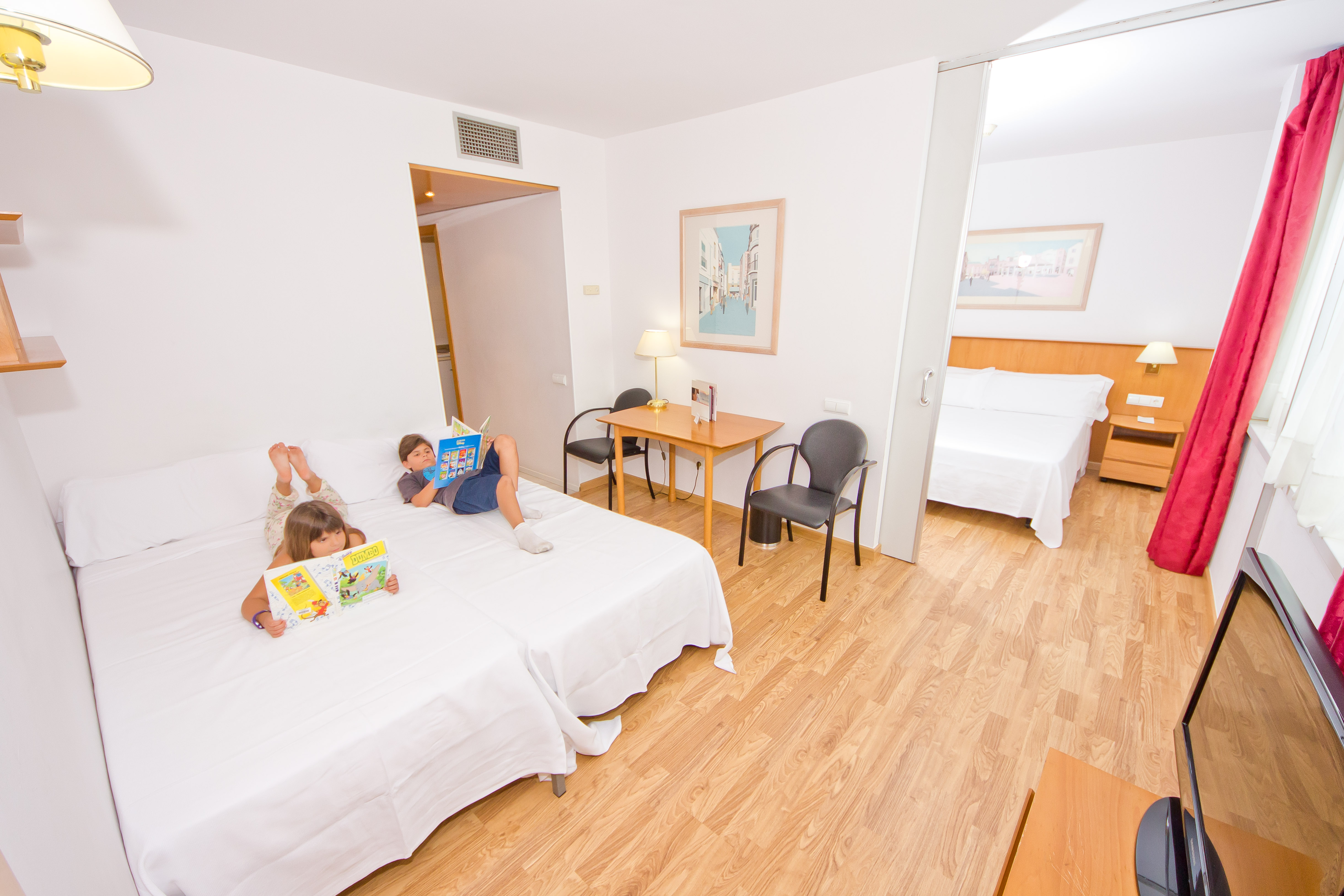 Aparthotel Atenea Vallès