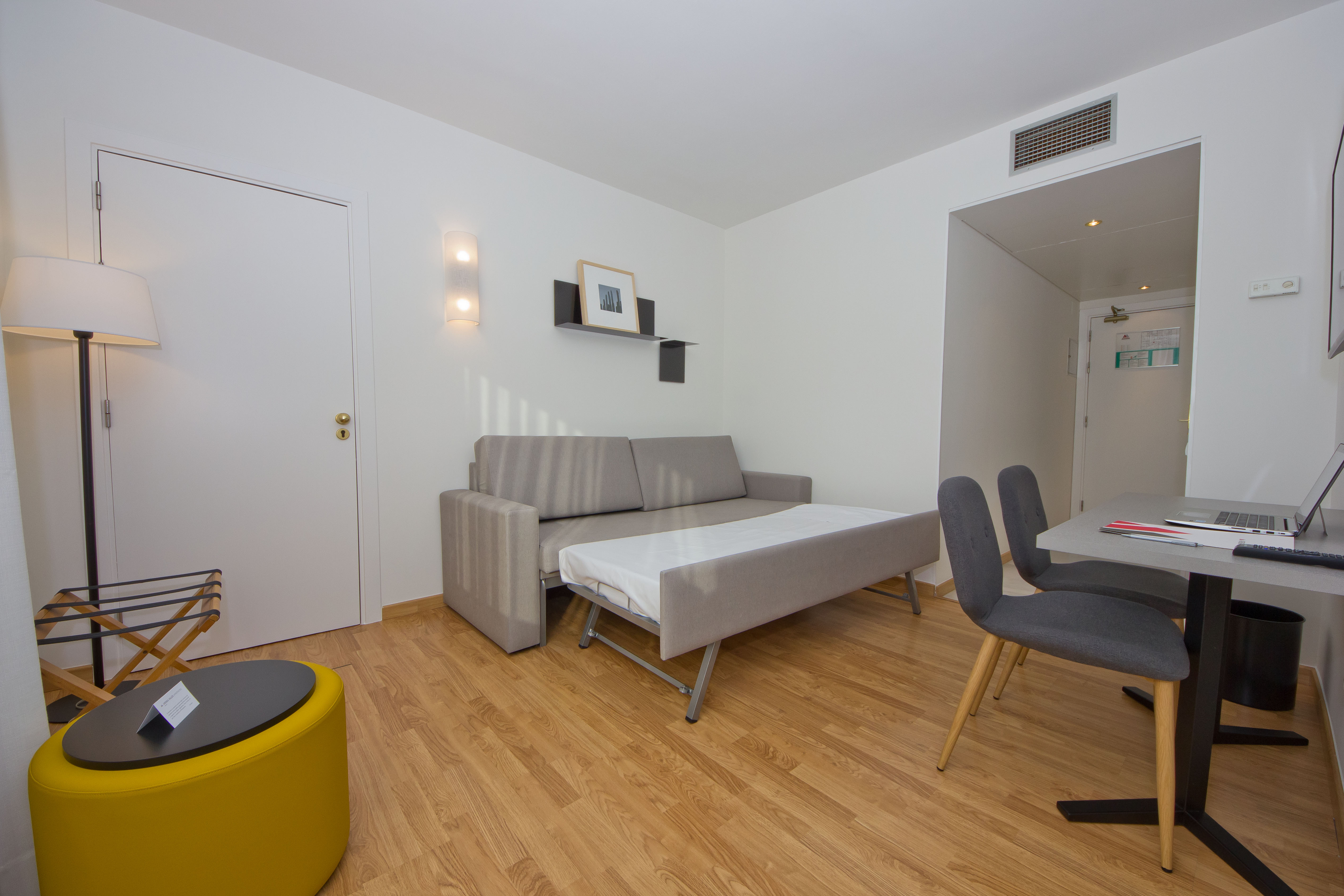 Aparthotel Atenea Vallès