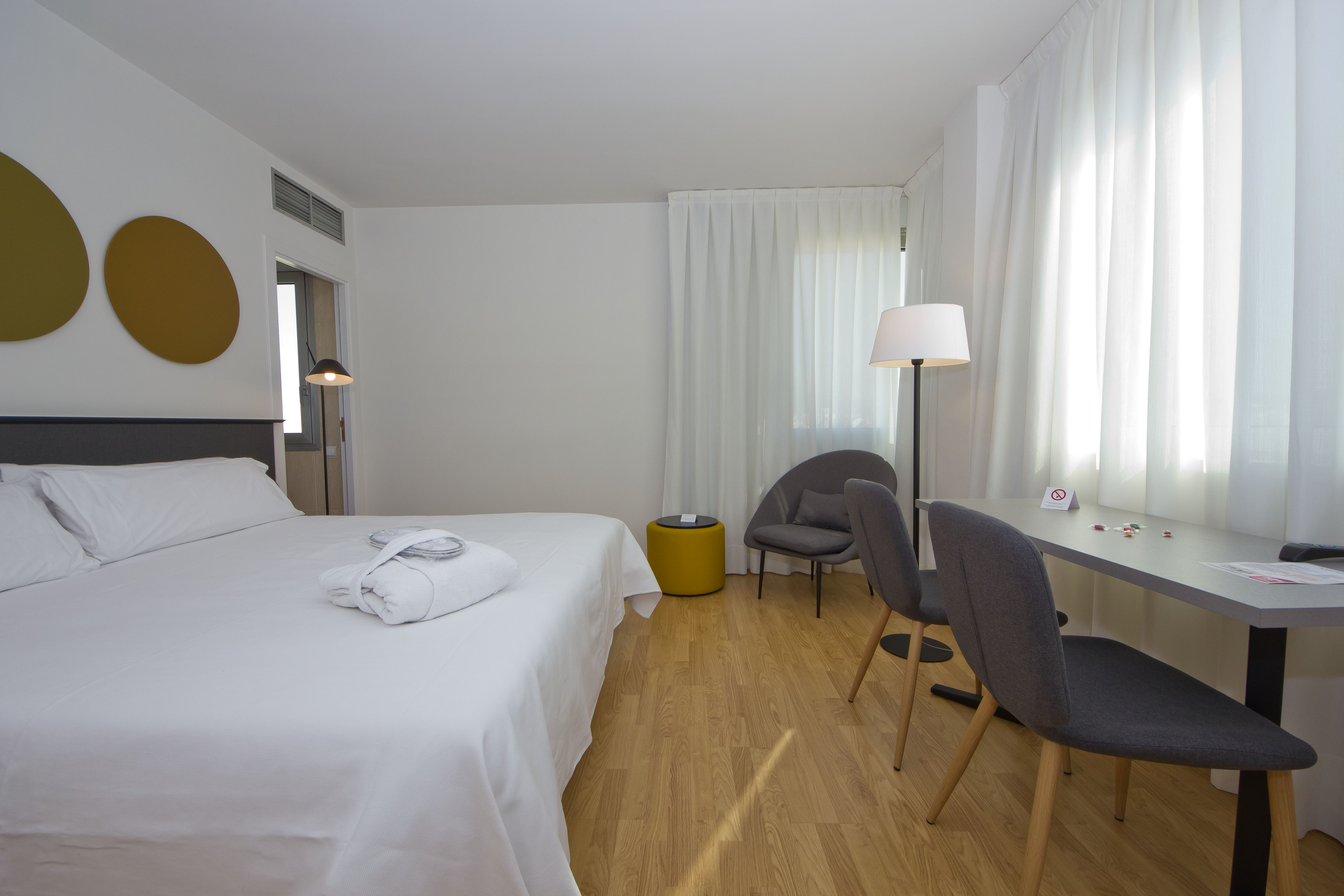 Aparthotel Atenea Vallès