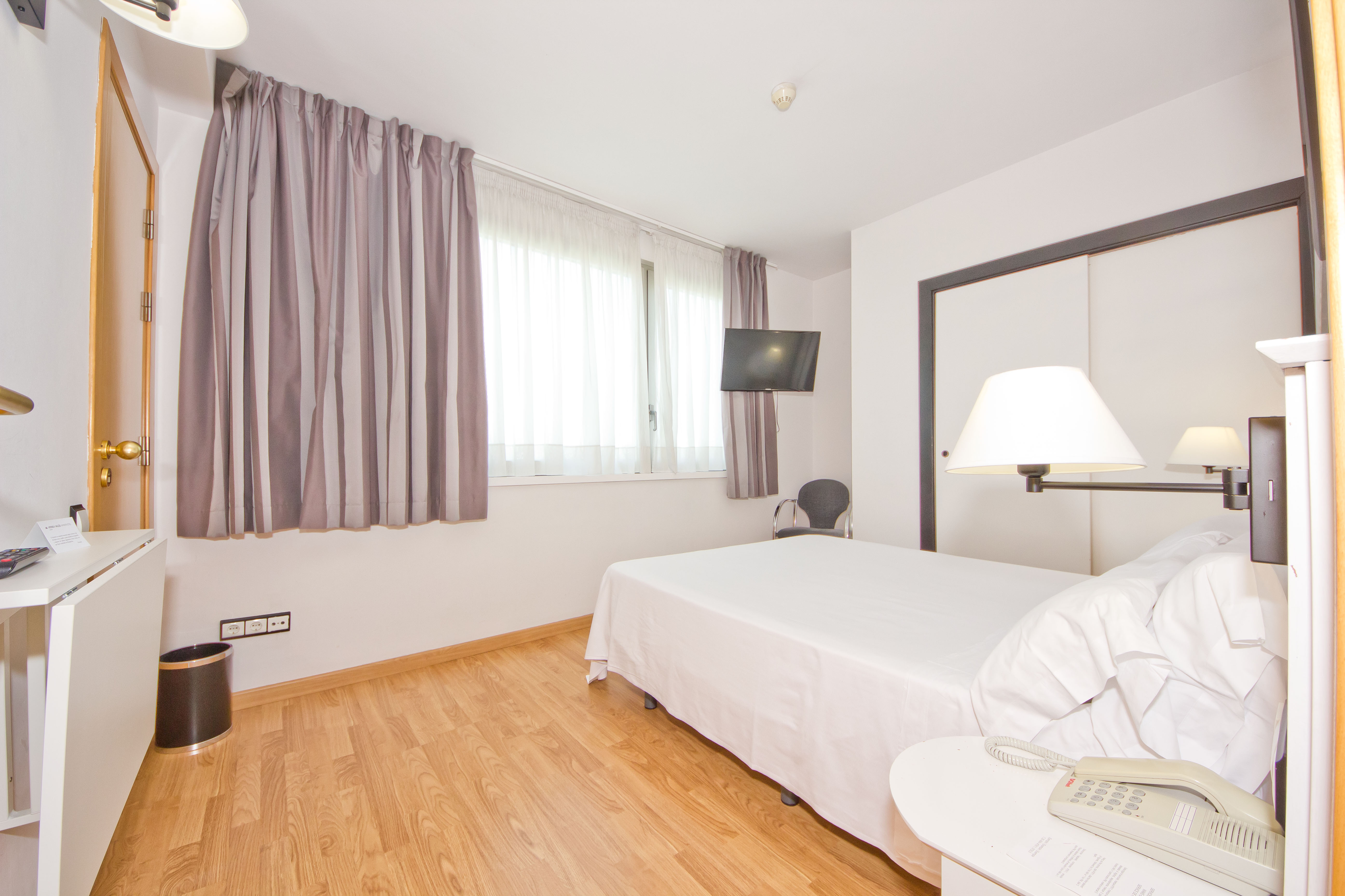 Aparthotel Atenea Vallès