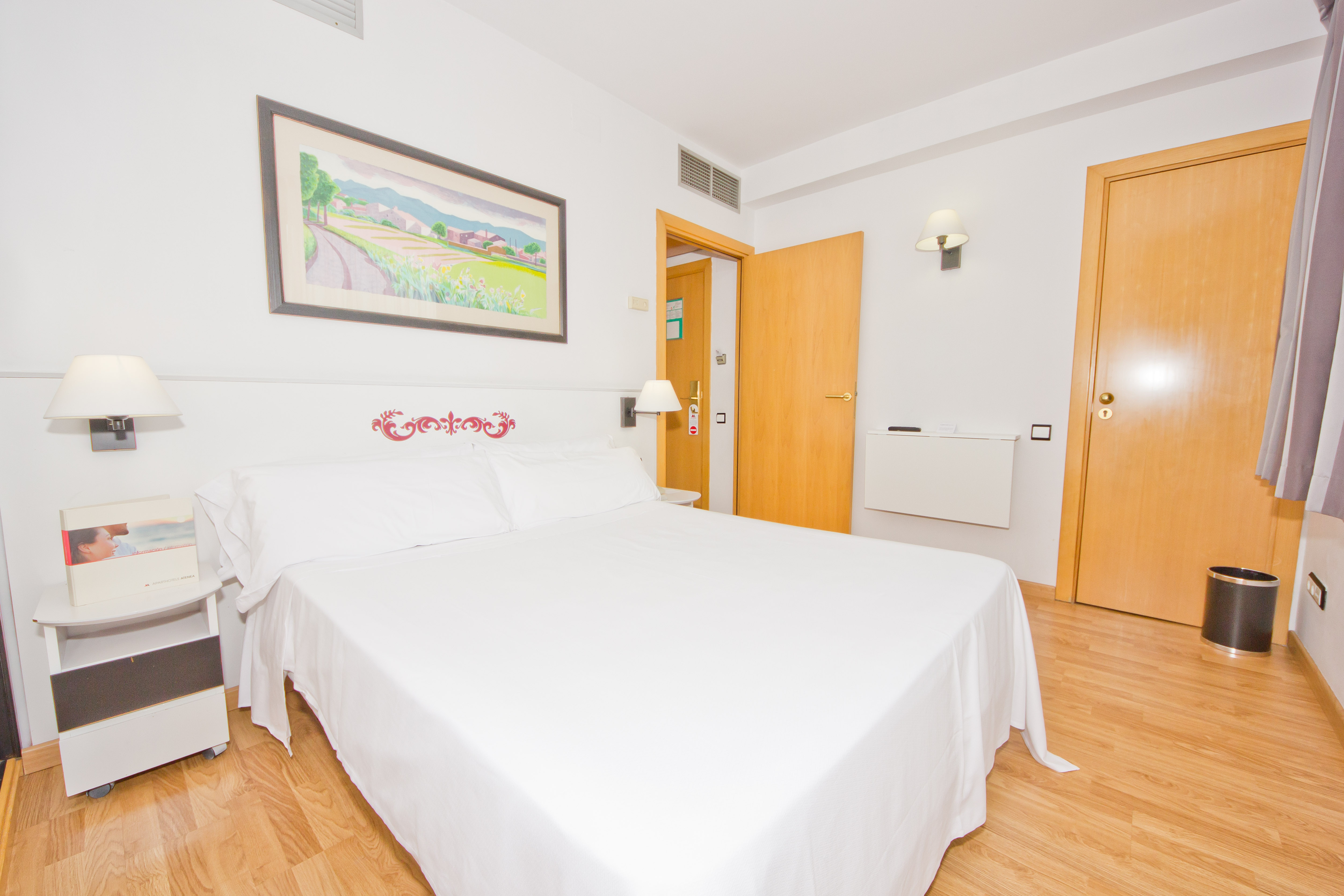 Aparthotel Atenea Vallès