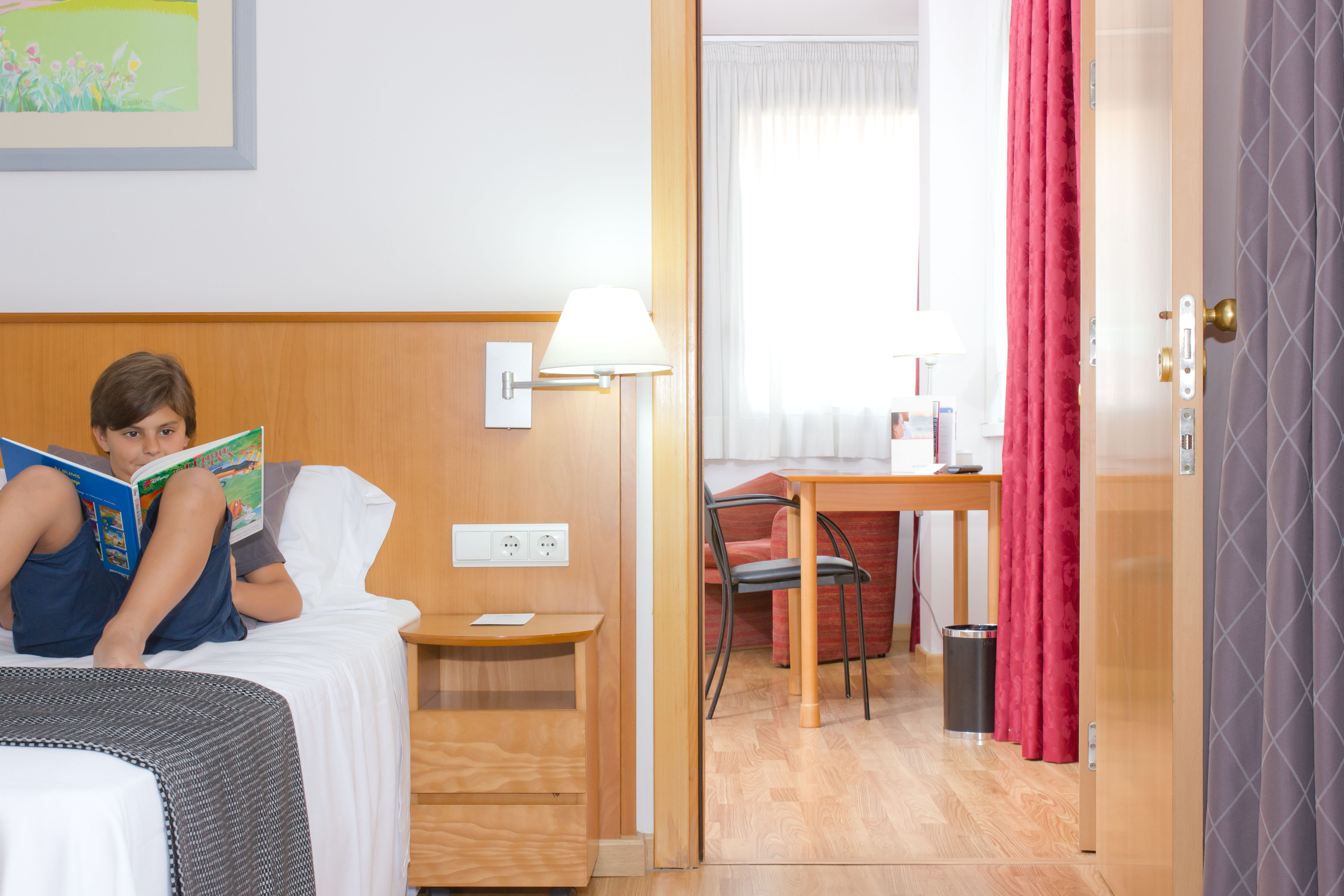 Aparthotel Atenea Vallès