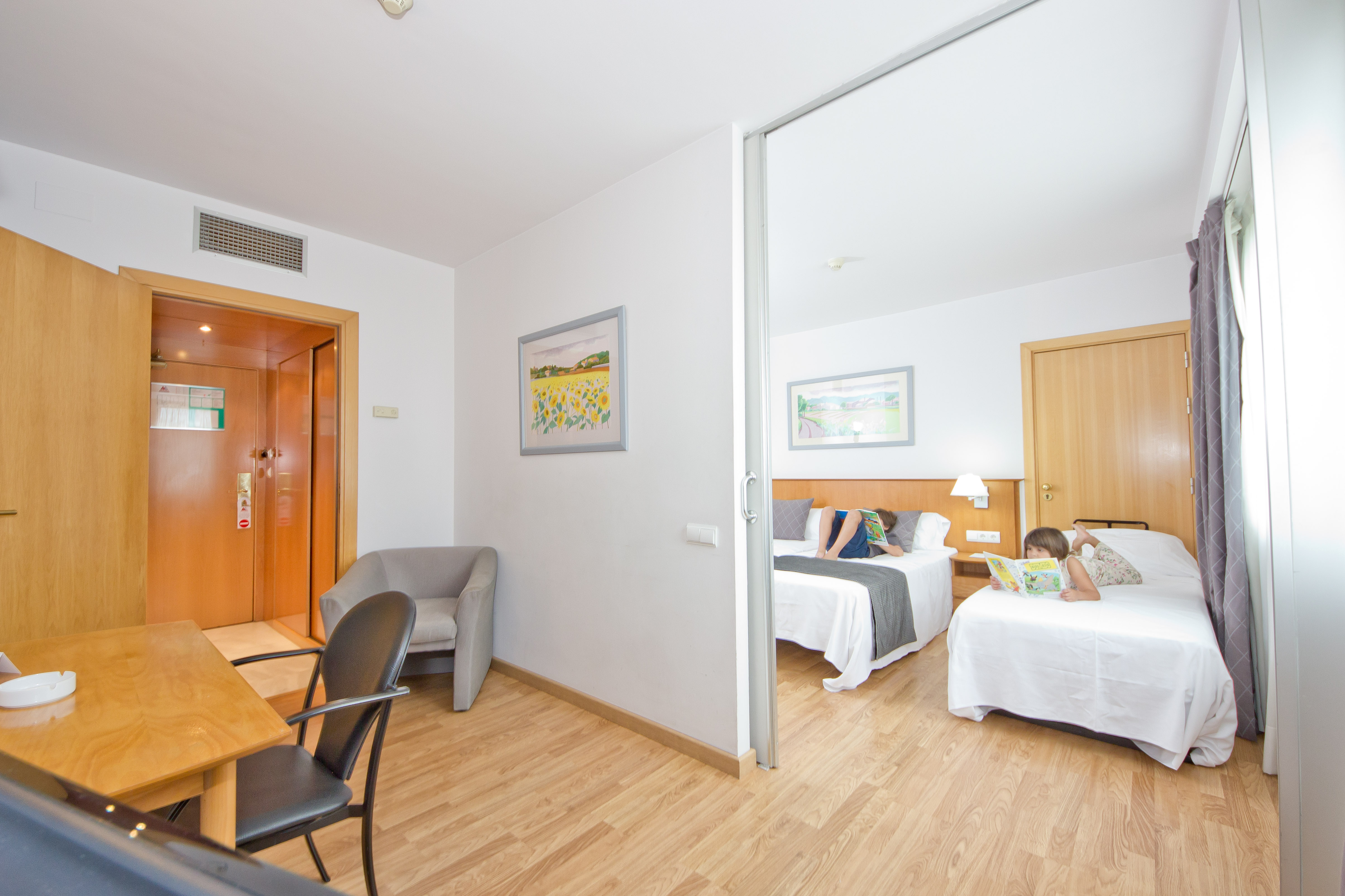 Aparthotel Atenea Vallès