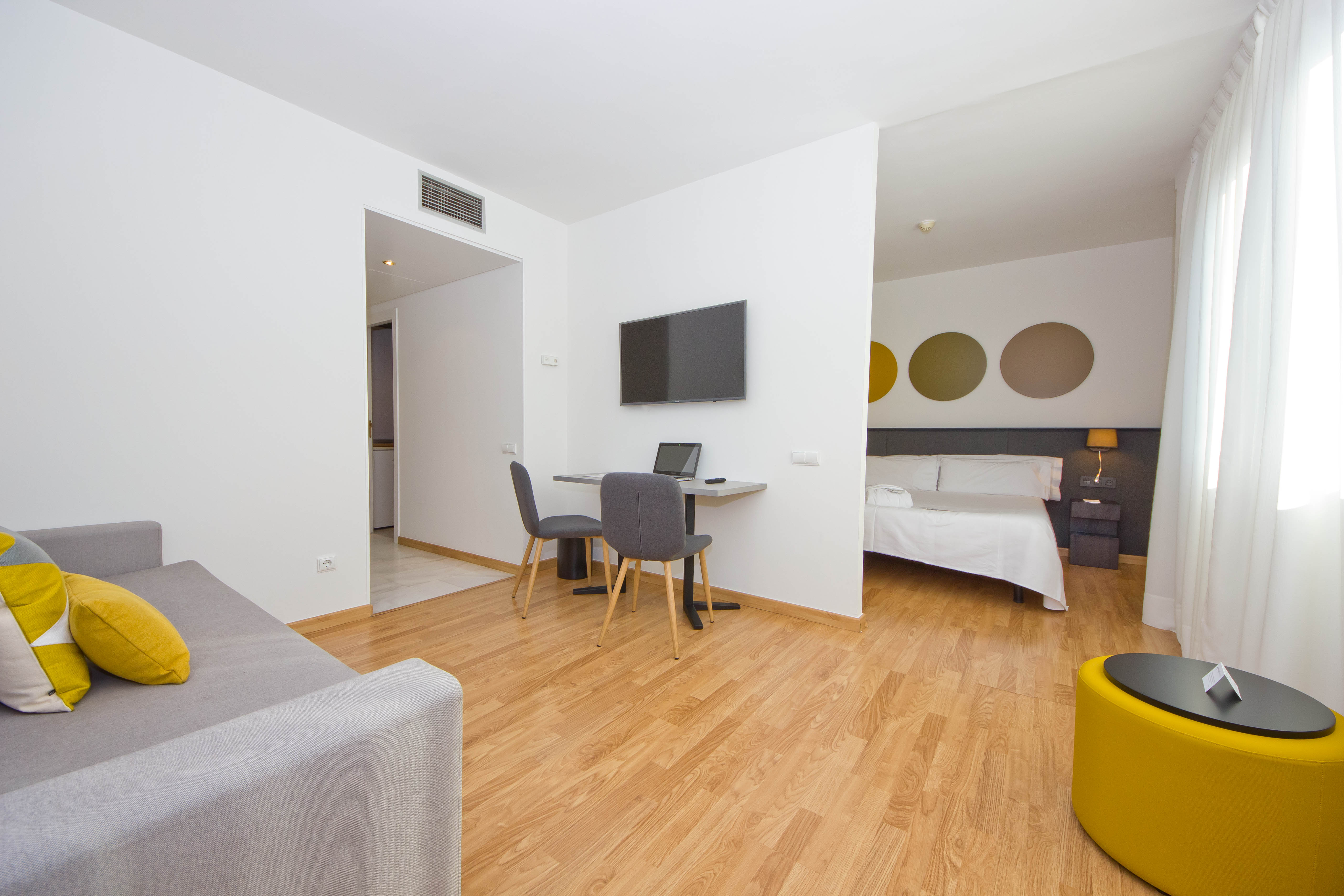 Aparthotel Atenea Vallès