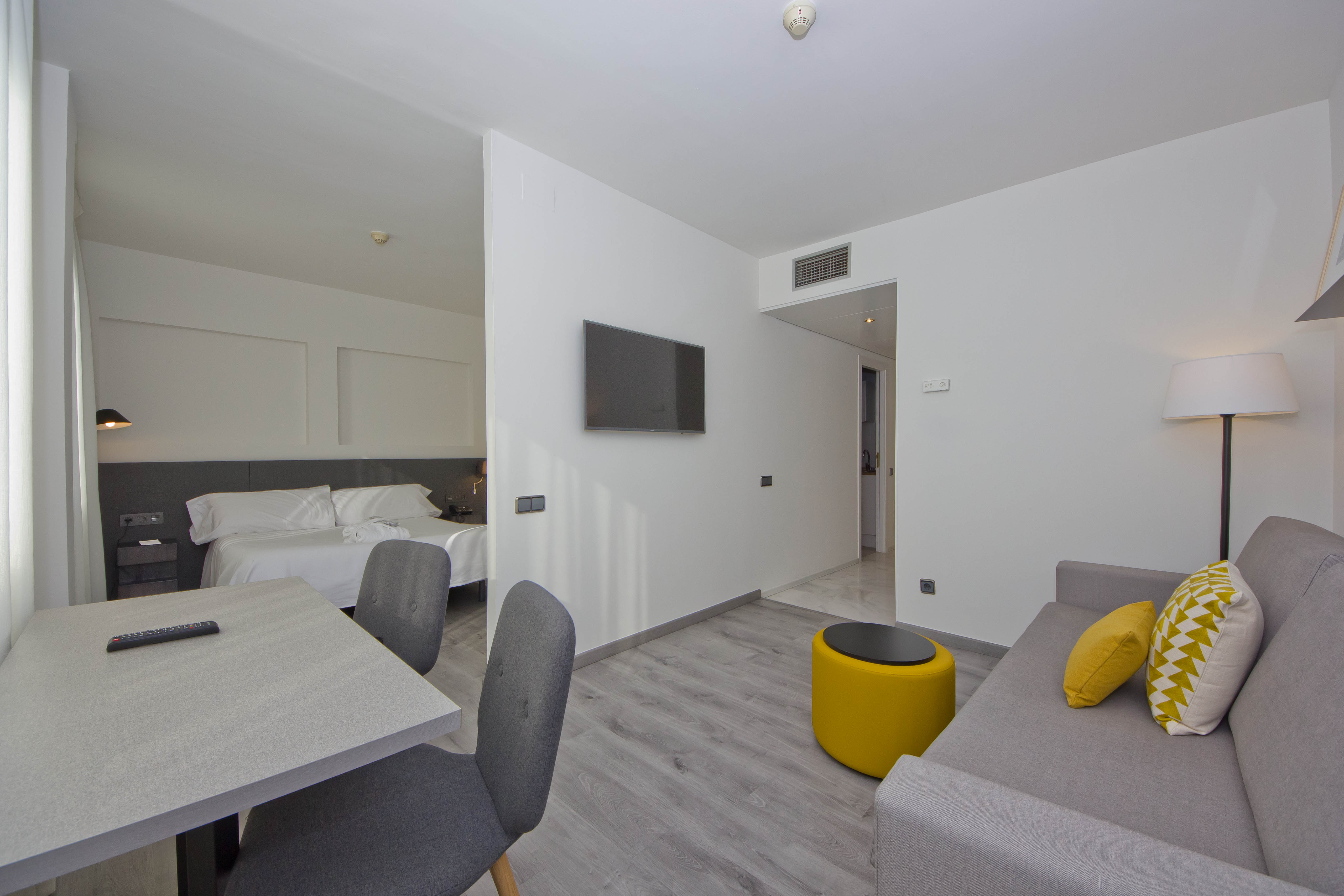 Aparthotel Atenea Vallès