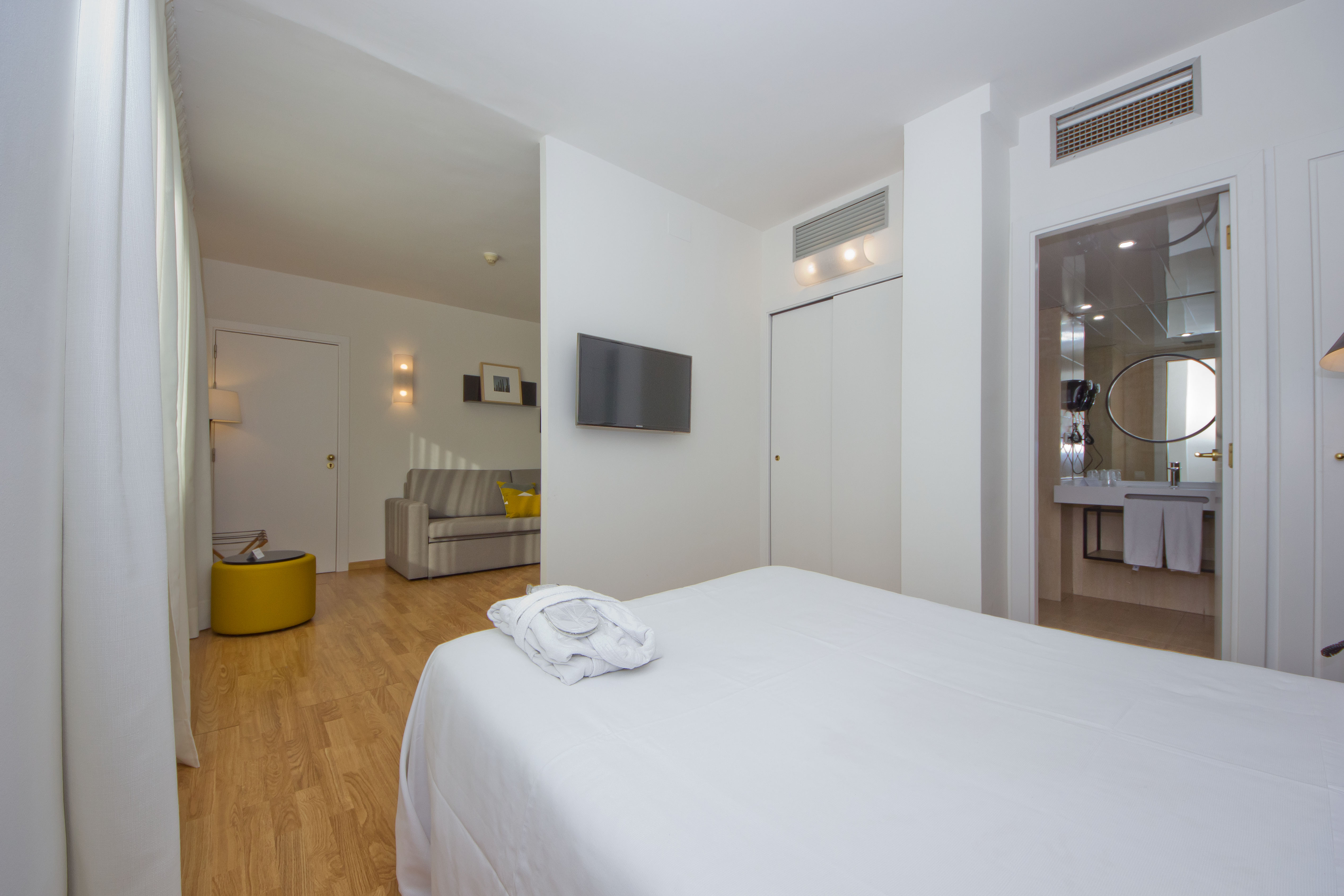 Aparthotel Atenea Vallès