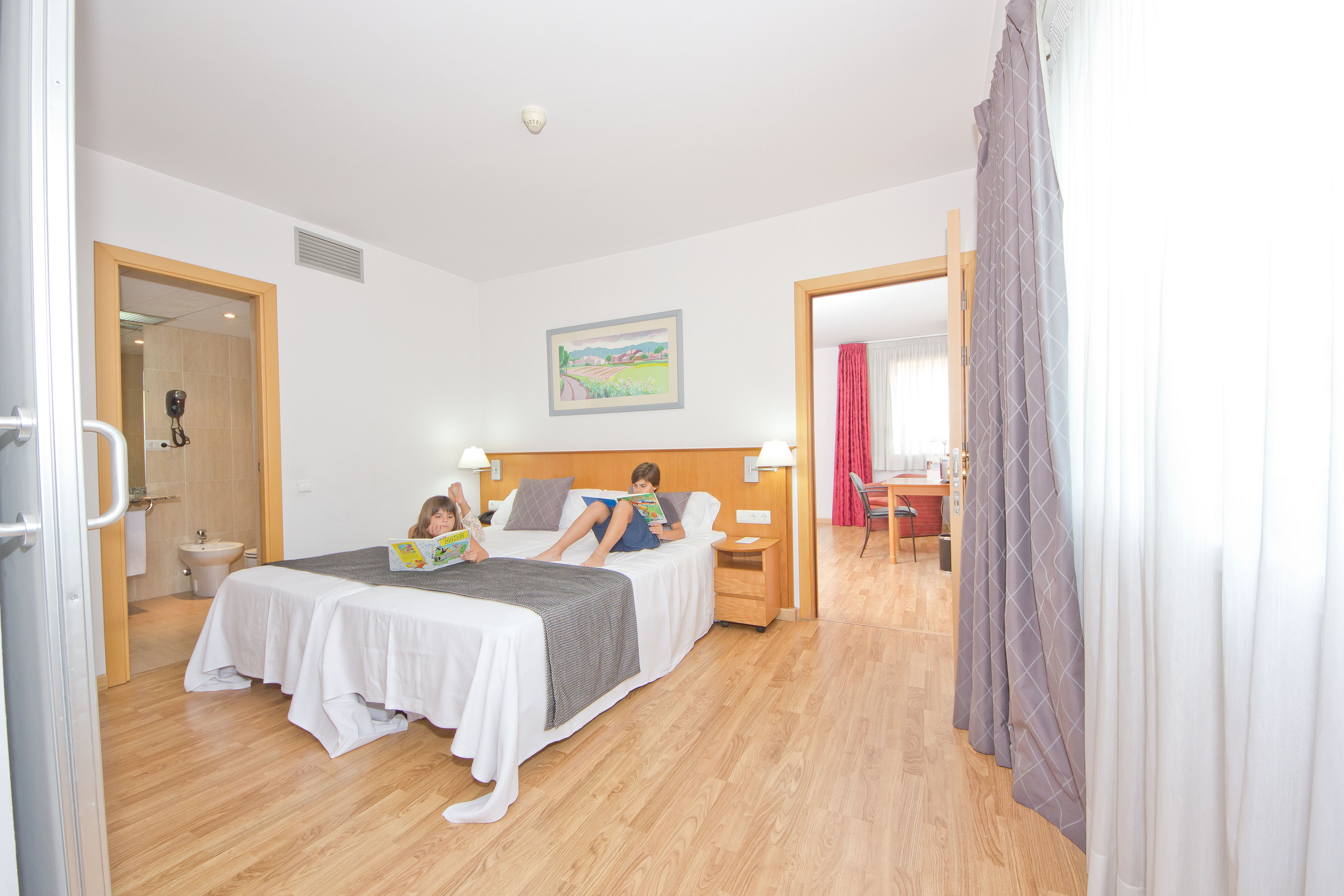 Aparthotel Atenea Vallès