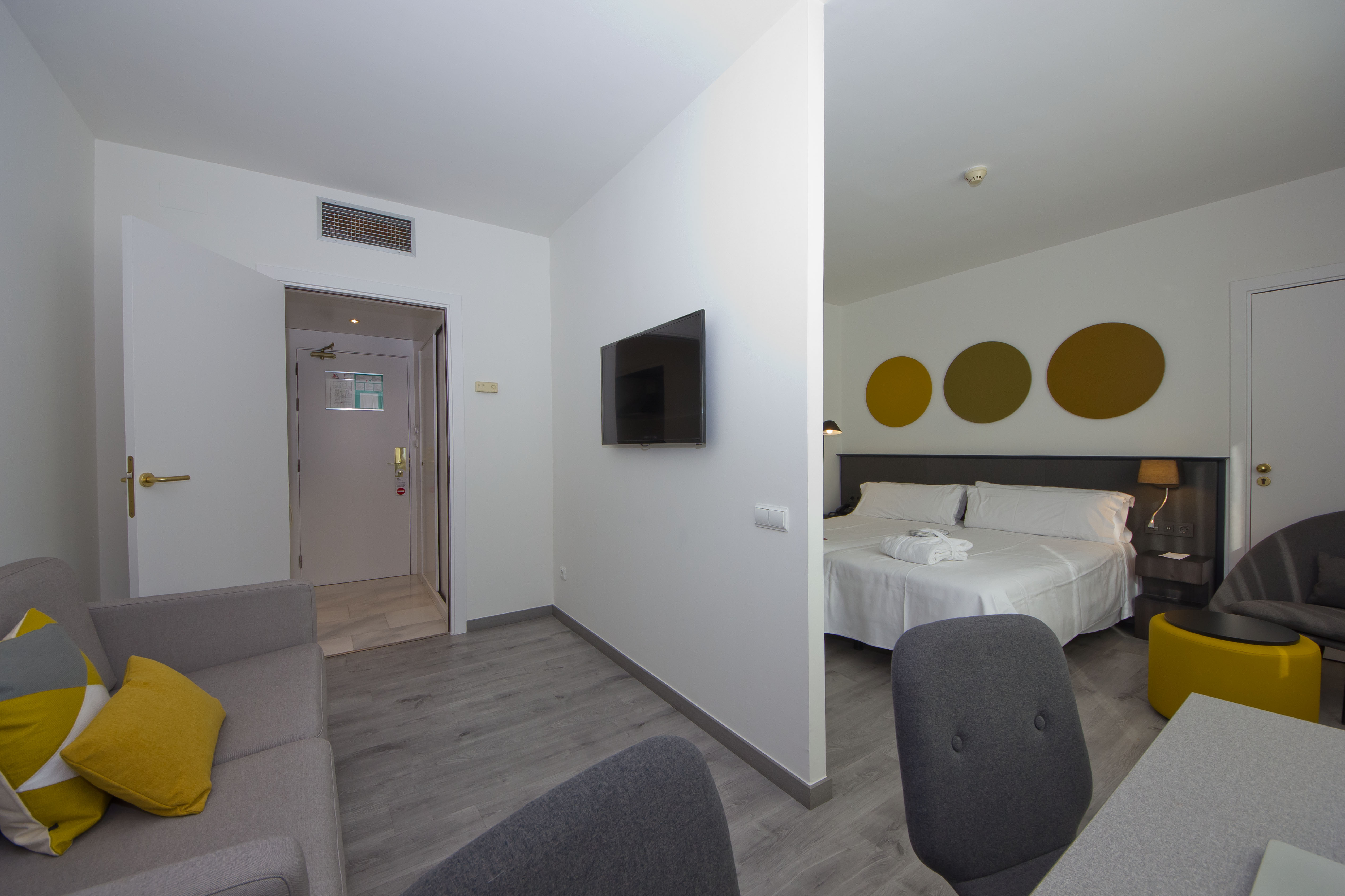 Aparthotel Atenea Vallès