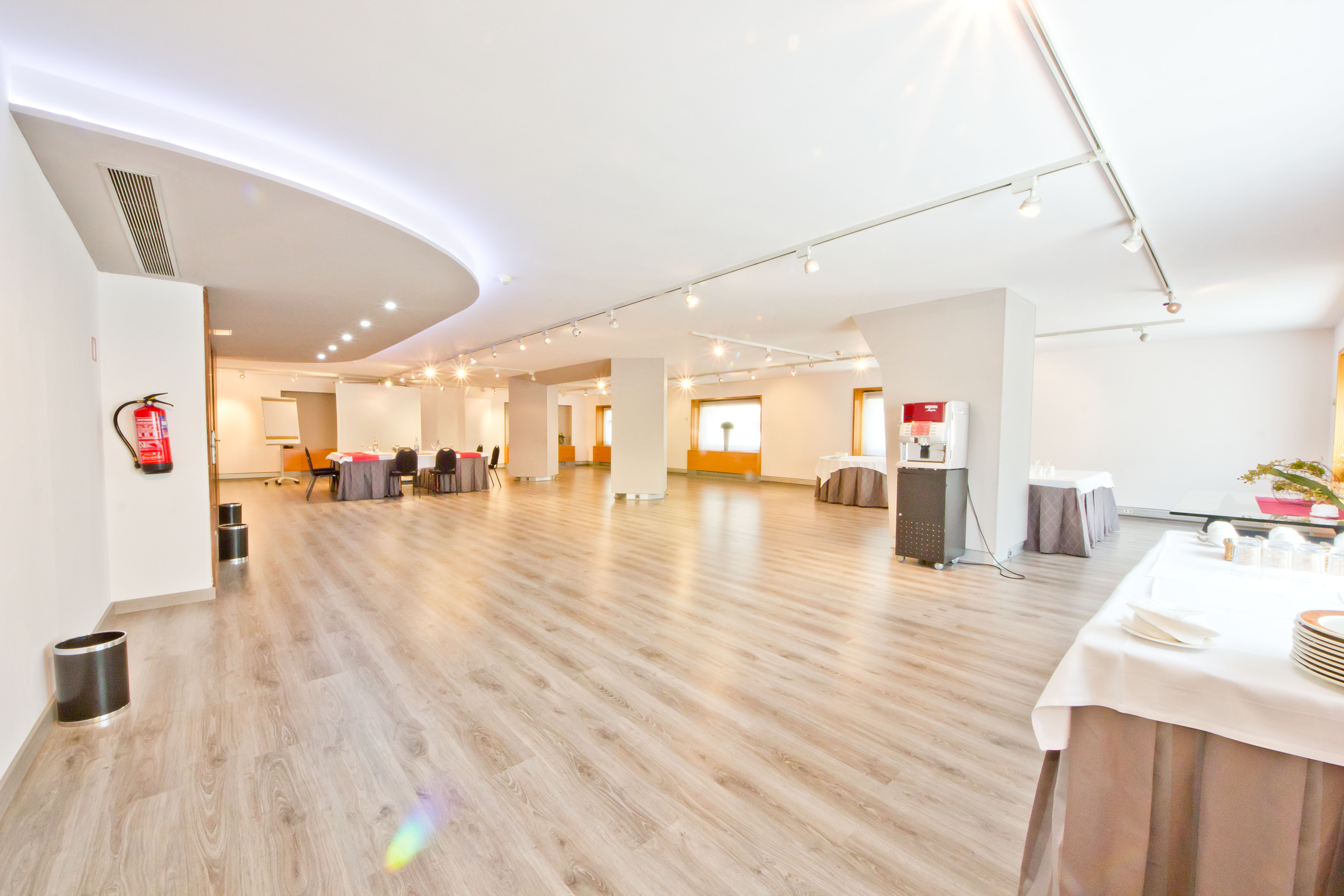 Aparthotel Atenea Vallès