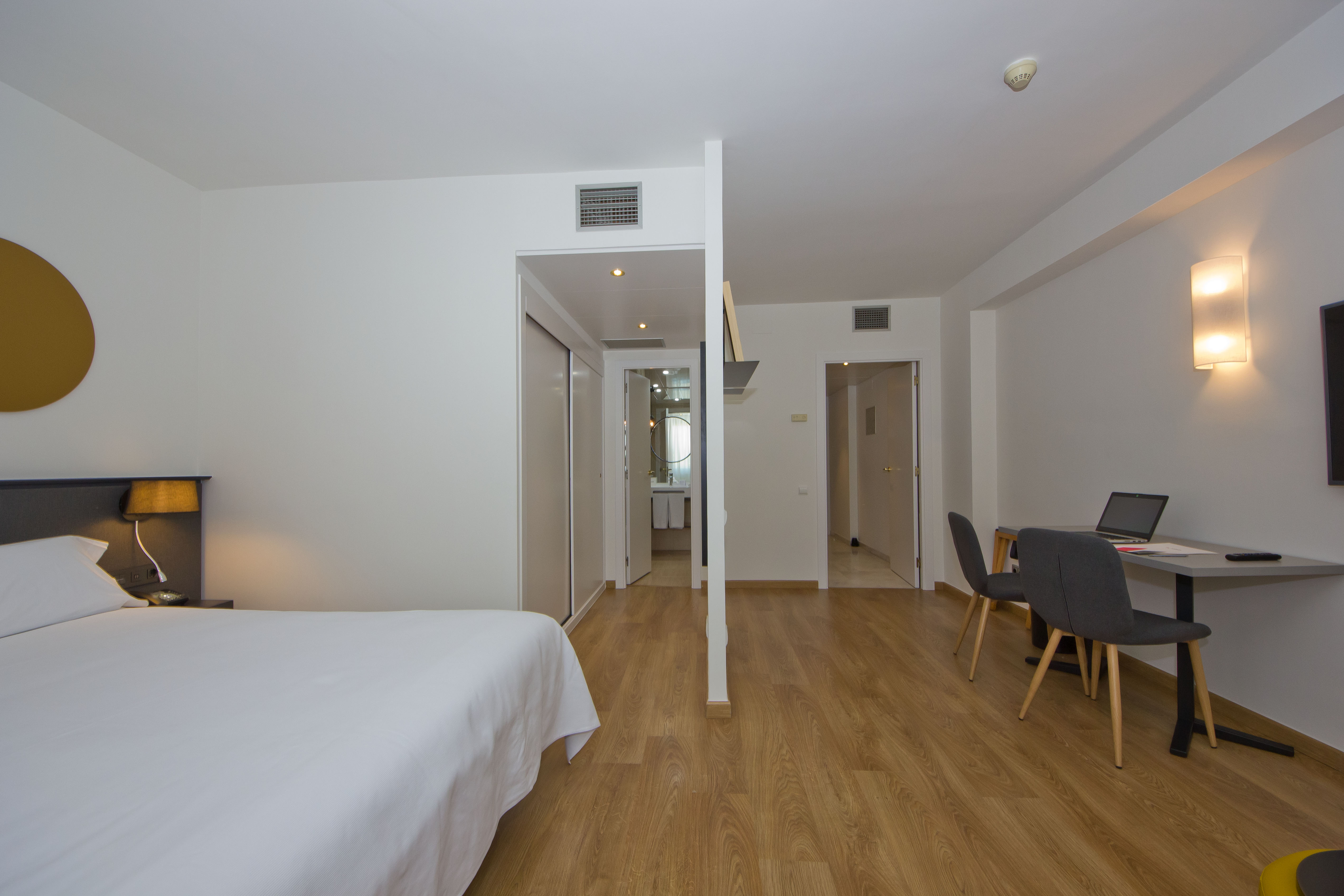 Aparthotel Atenea Vallès