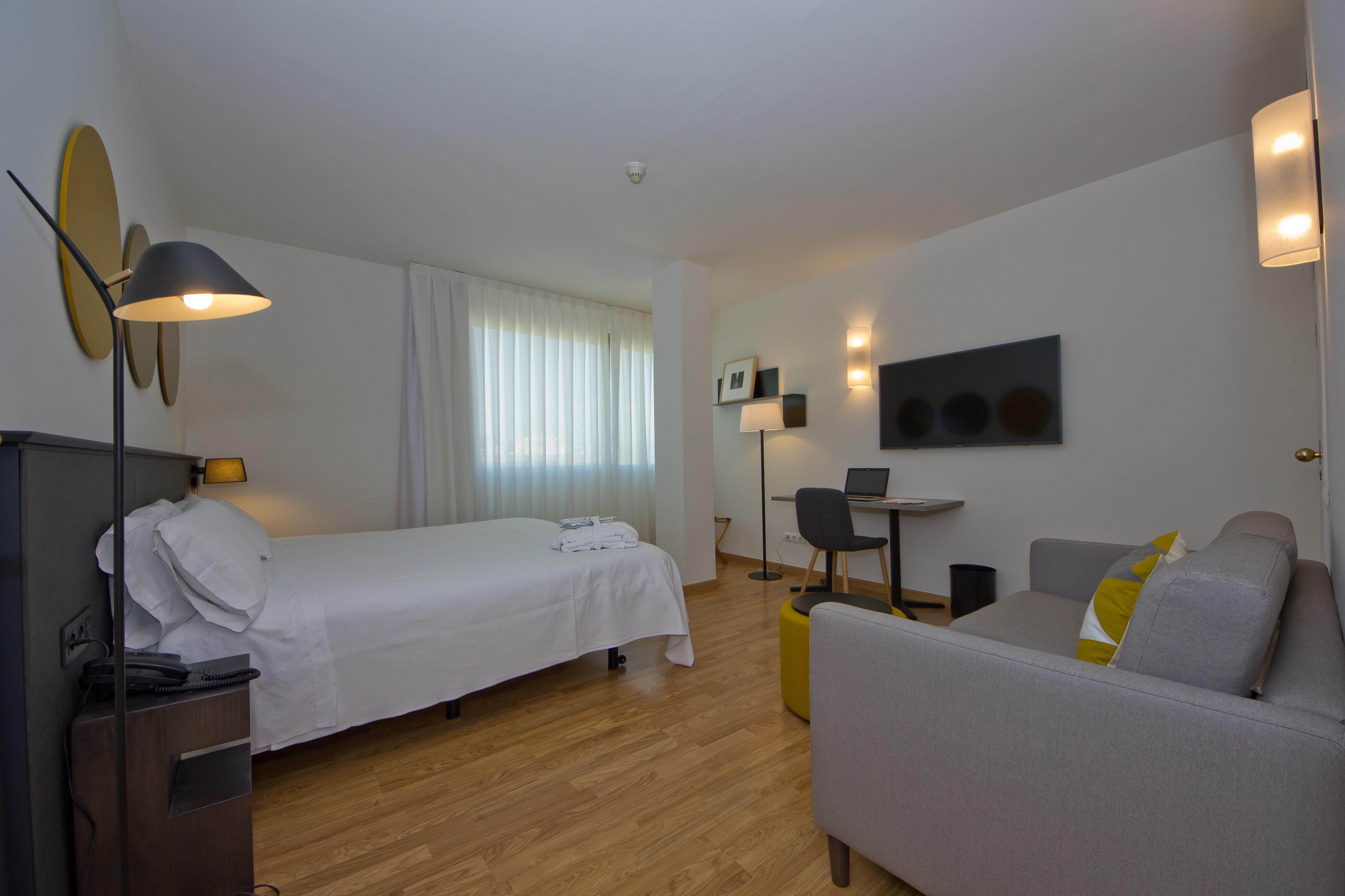 Aparthotel Atenea Vallès