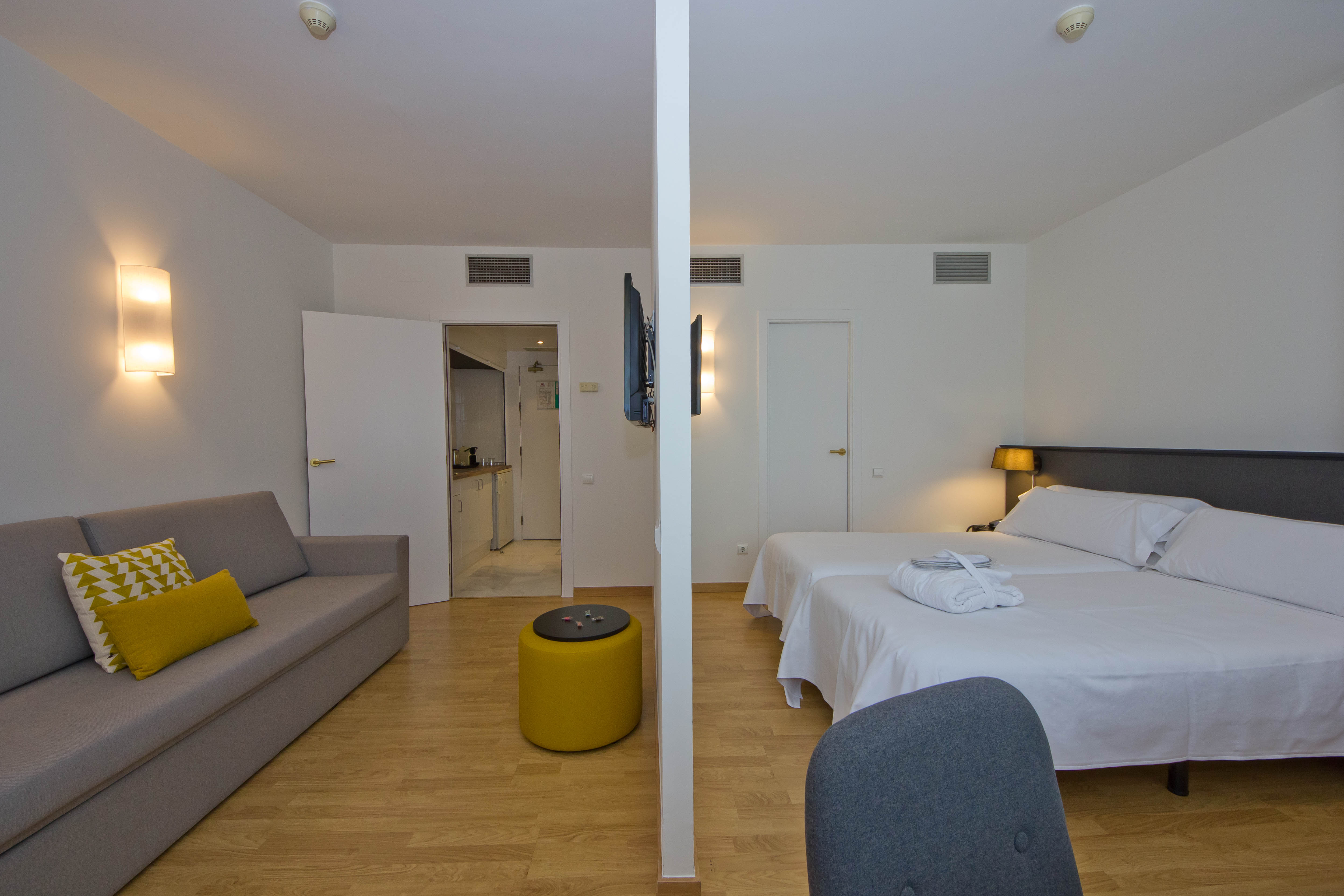 Aparthotel Atenea Vallès