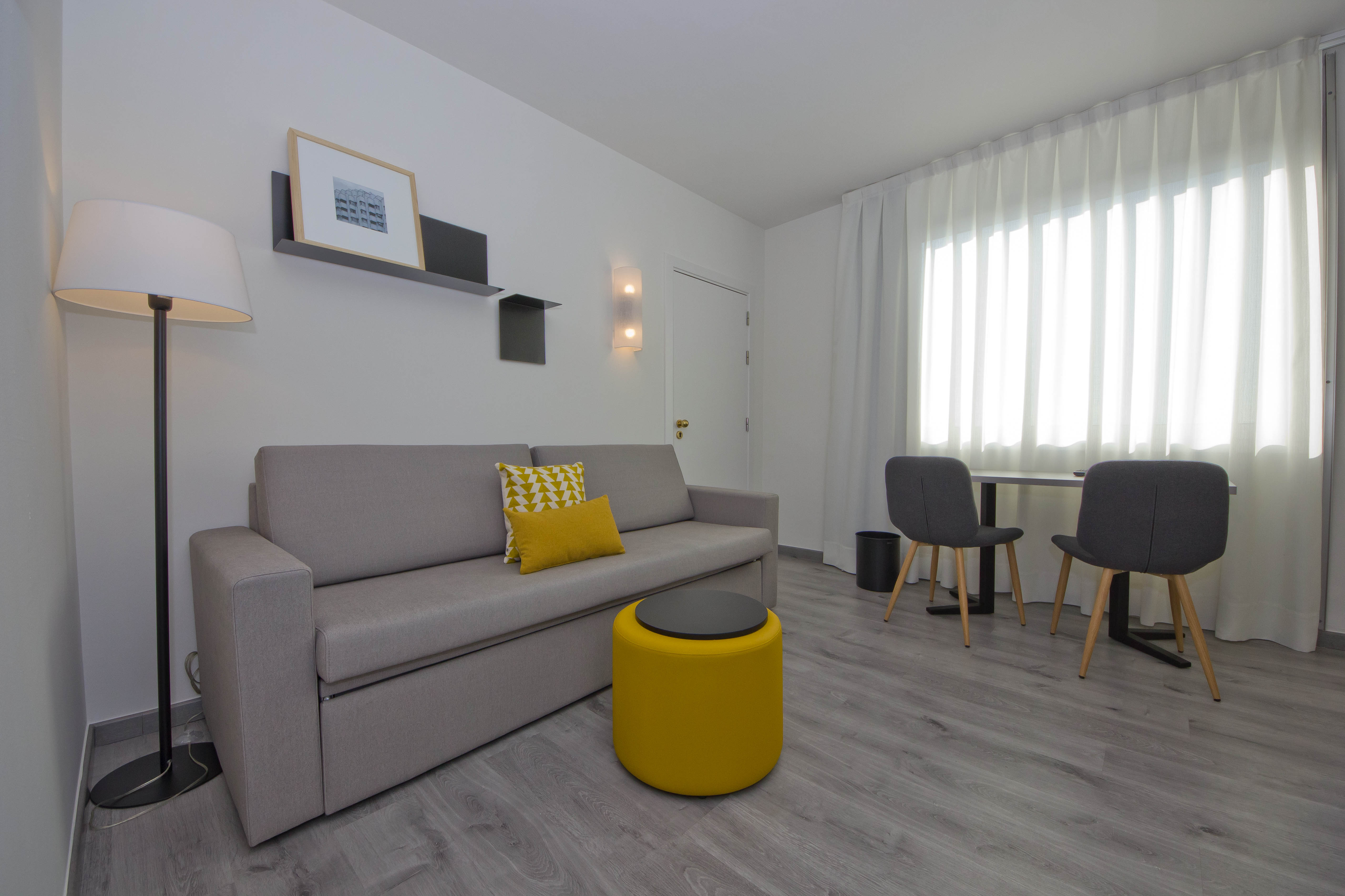 Aparthotel Atenea Vallès