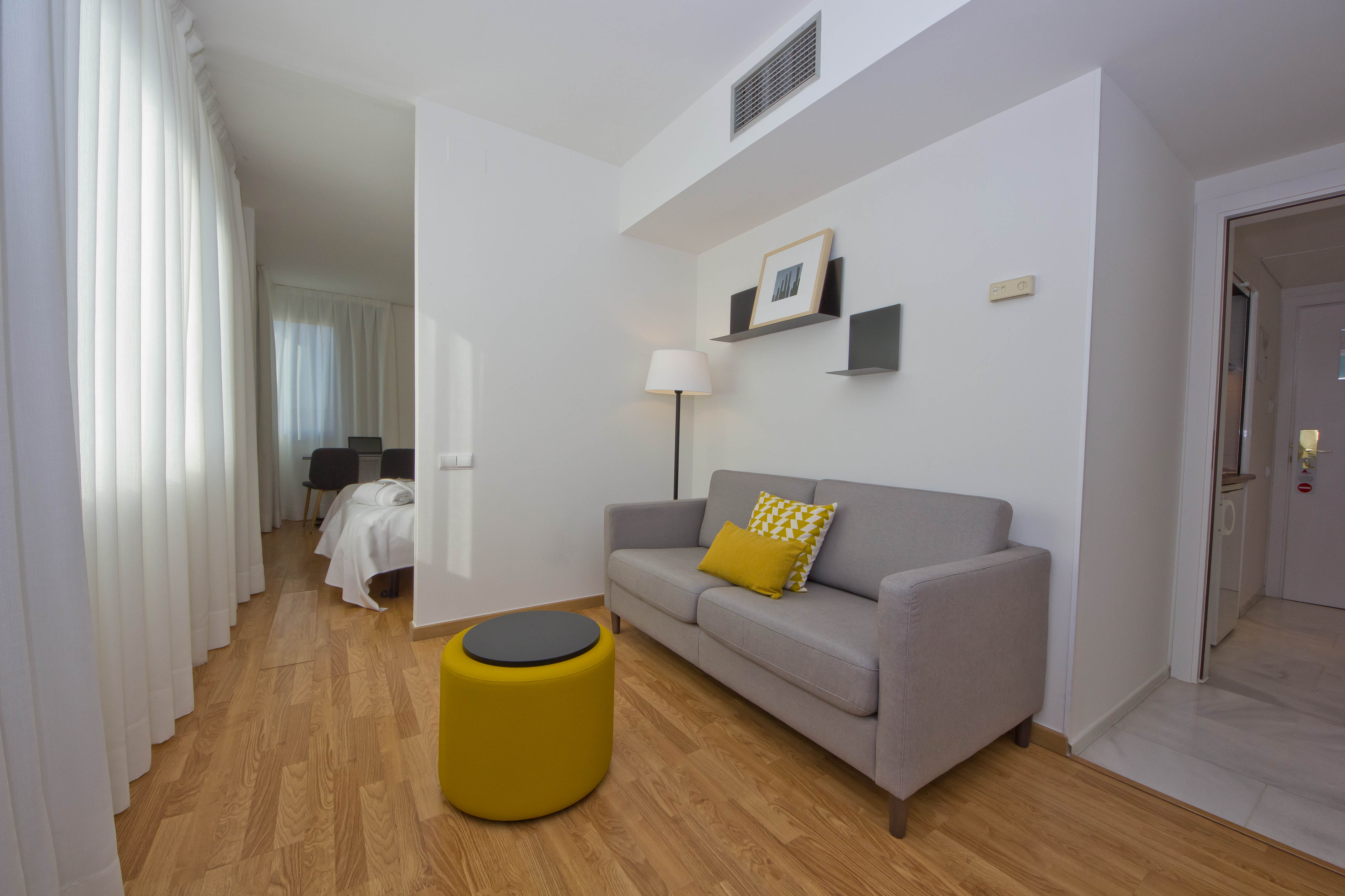 Aparthotel Atenea Vallès