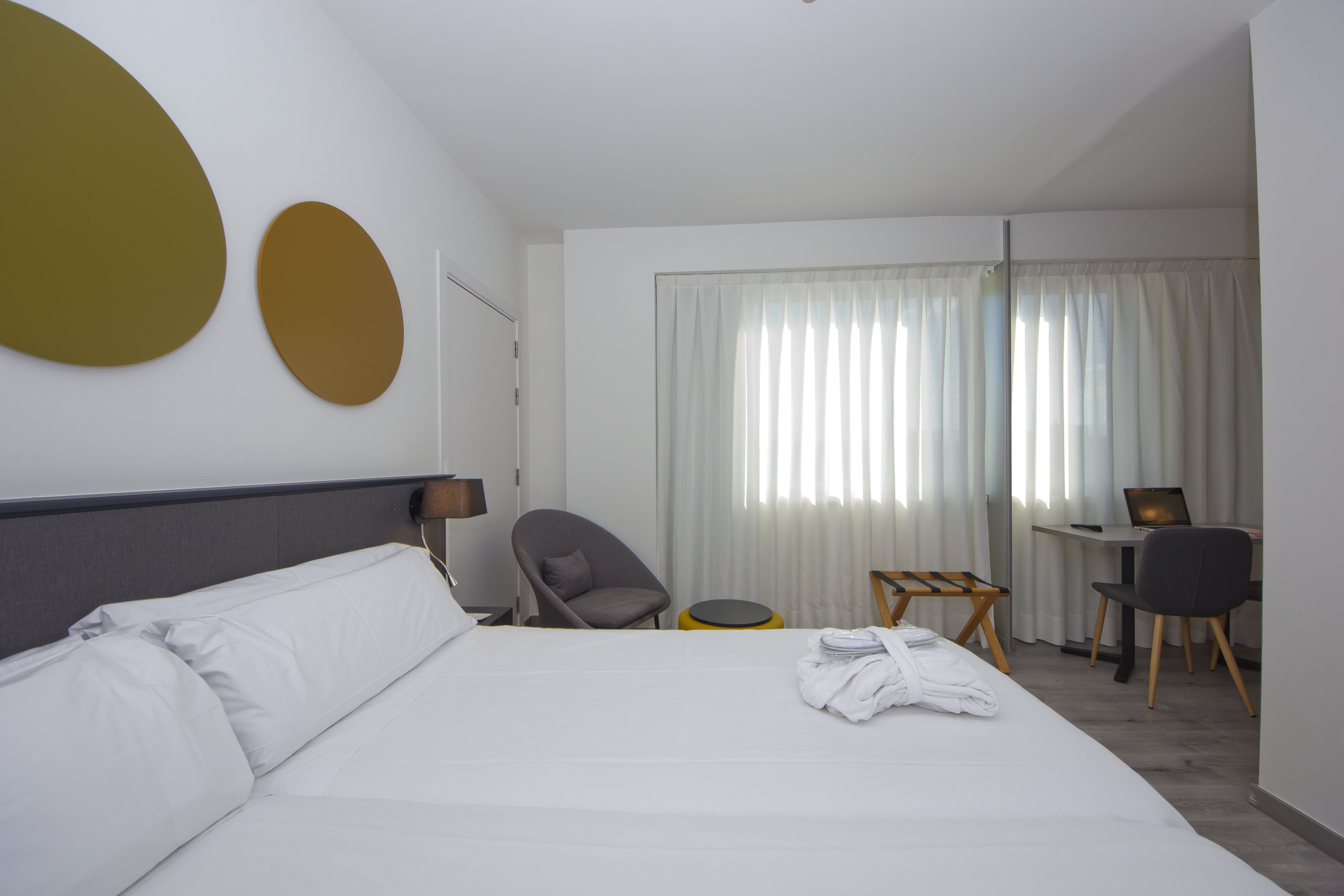 Aparthotel Atenea Vallès