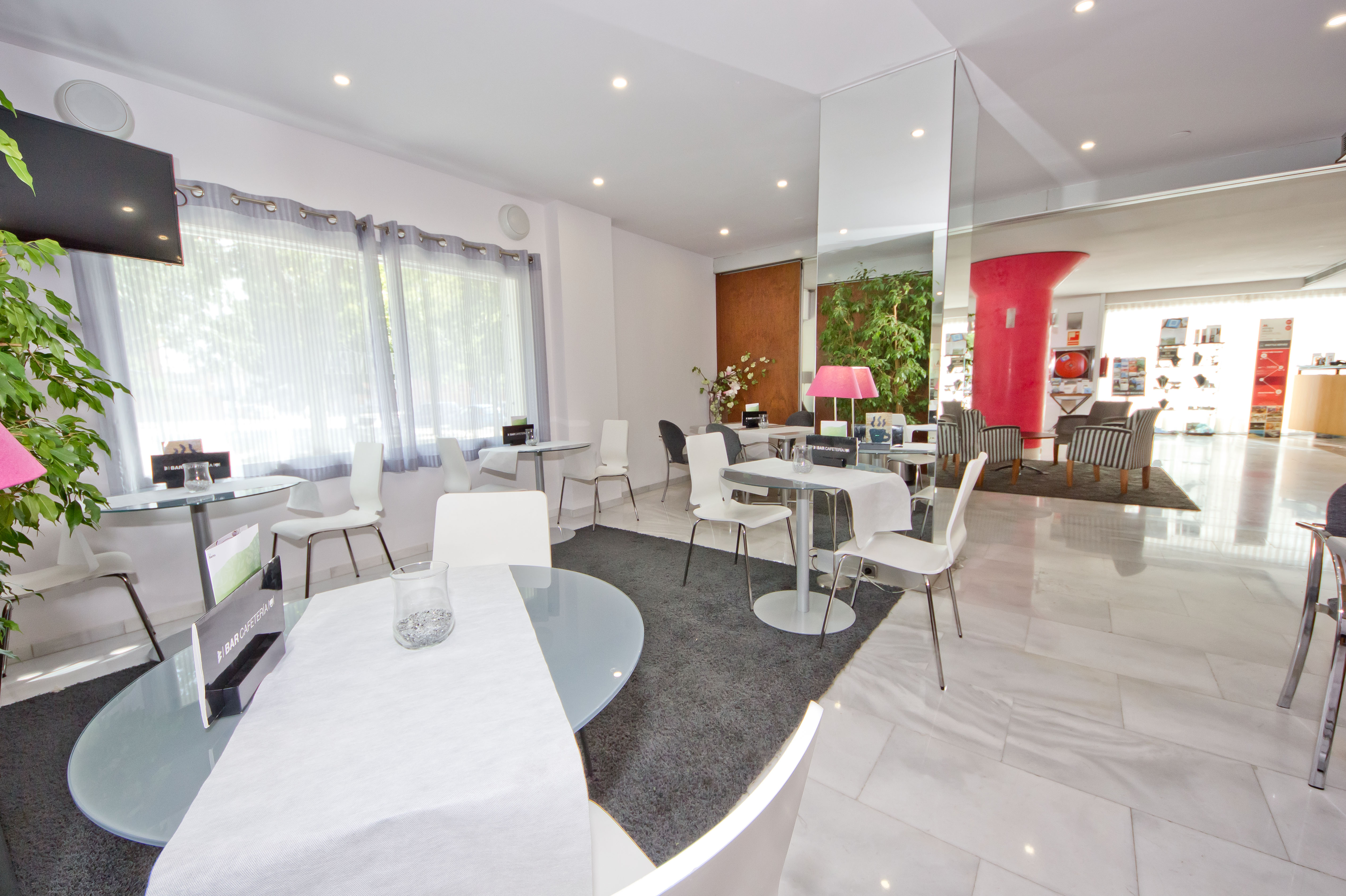 Aparthotel Atenea Vallès