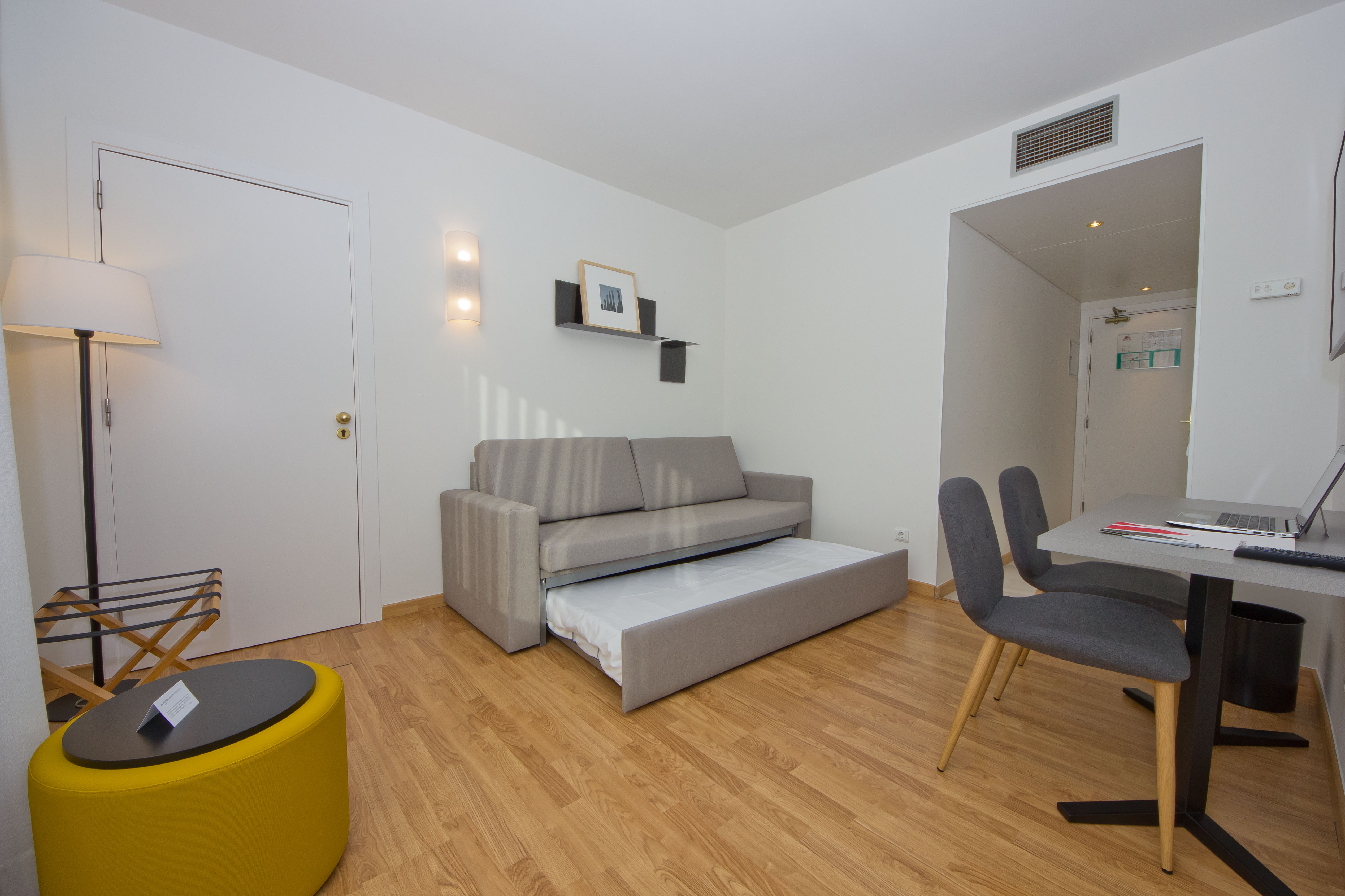 Aparthotel Atenea Vallès