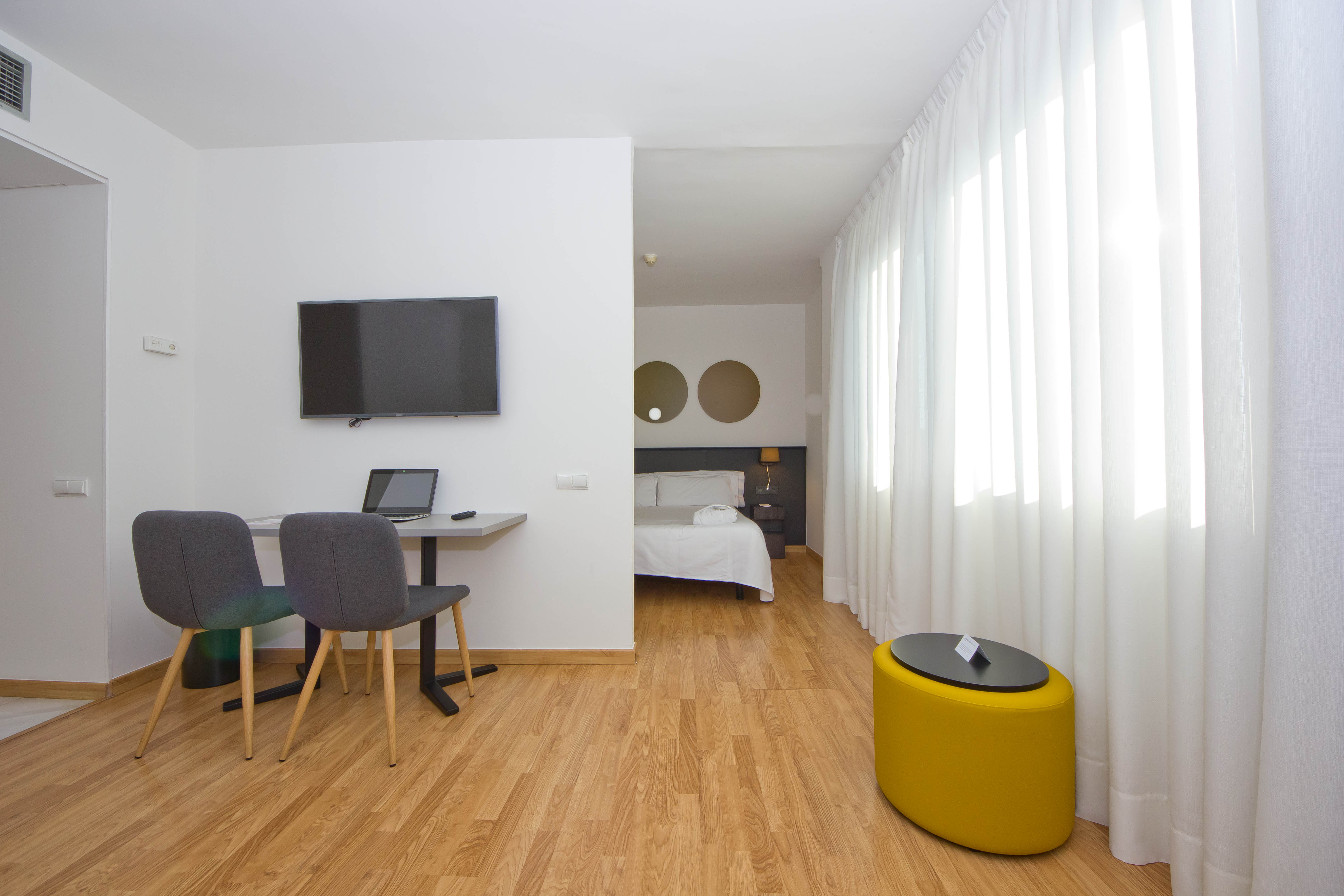 Aparthotel Atenea Vallès