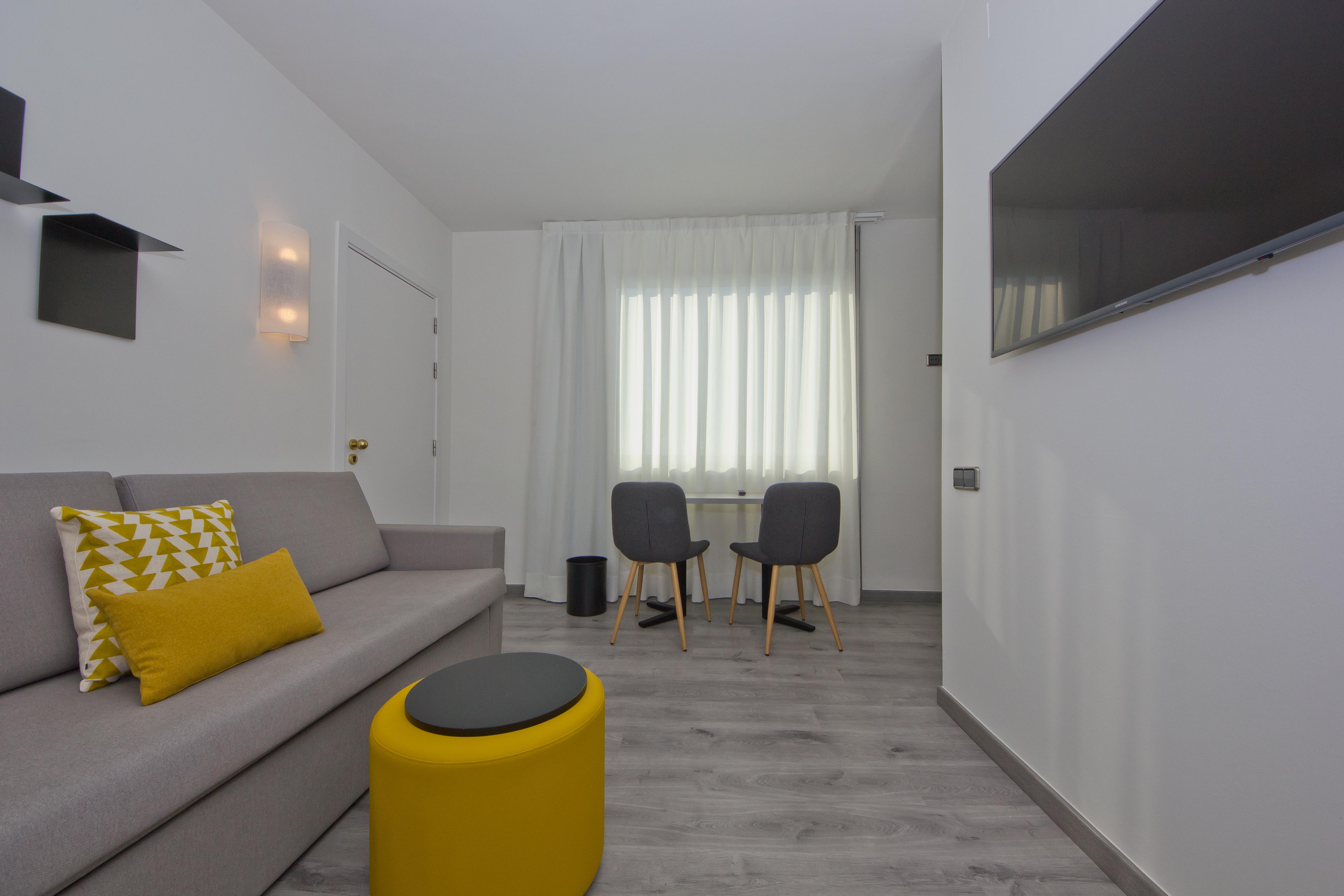 Aparthotel Atenea Vallès