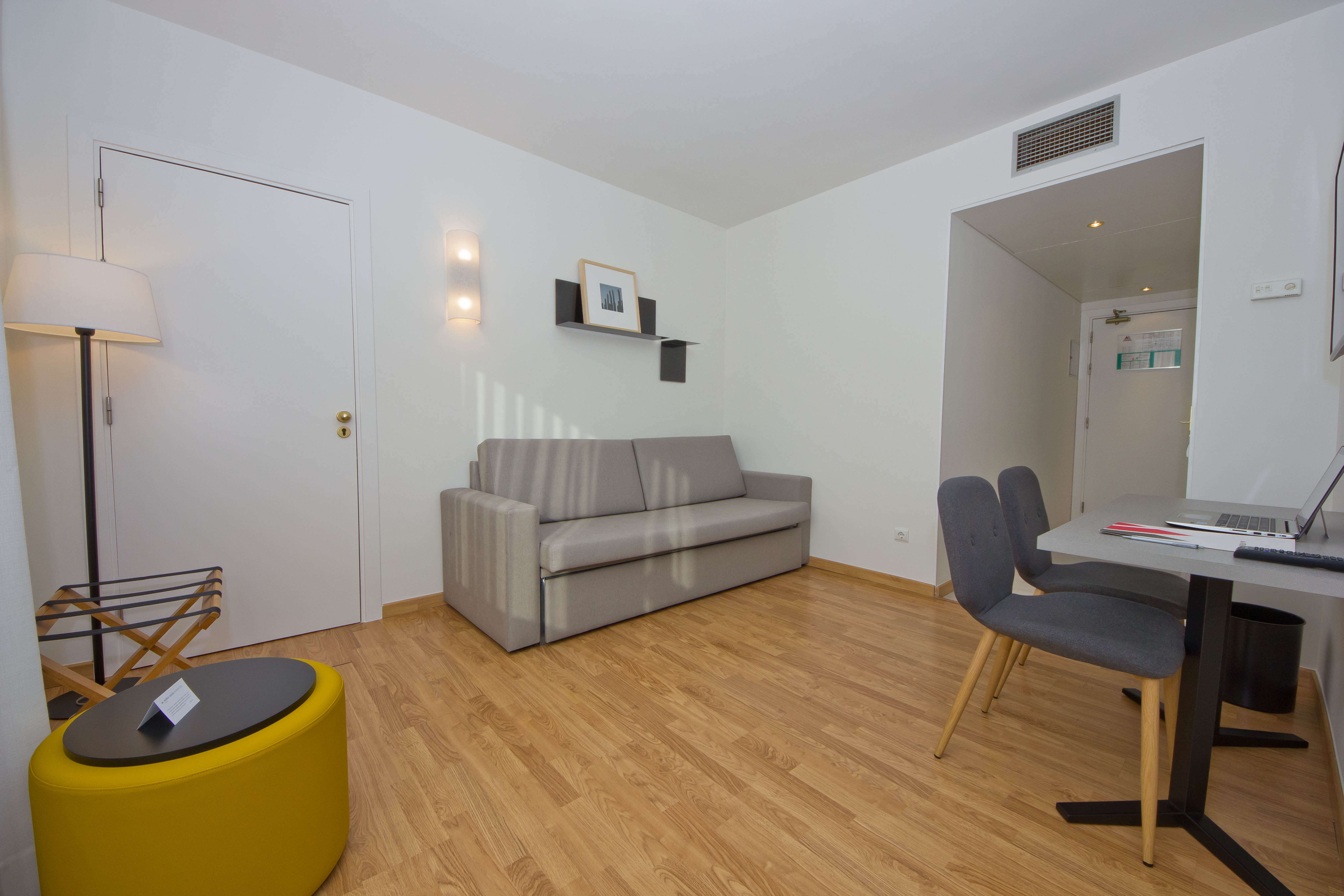 Aparthotel Atenea Vallès