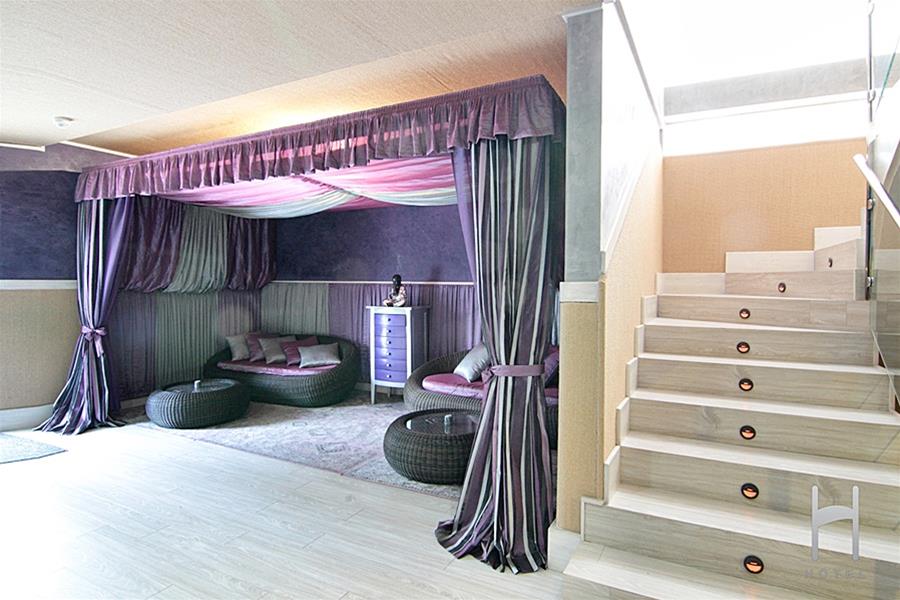 Hotel H