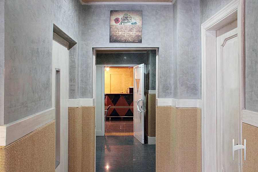 Hotel H
