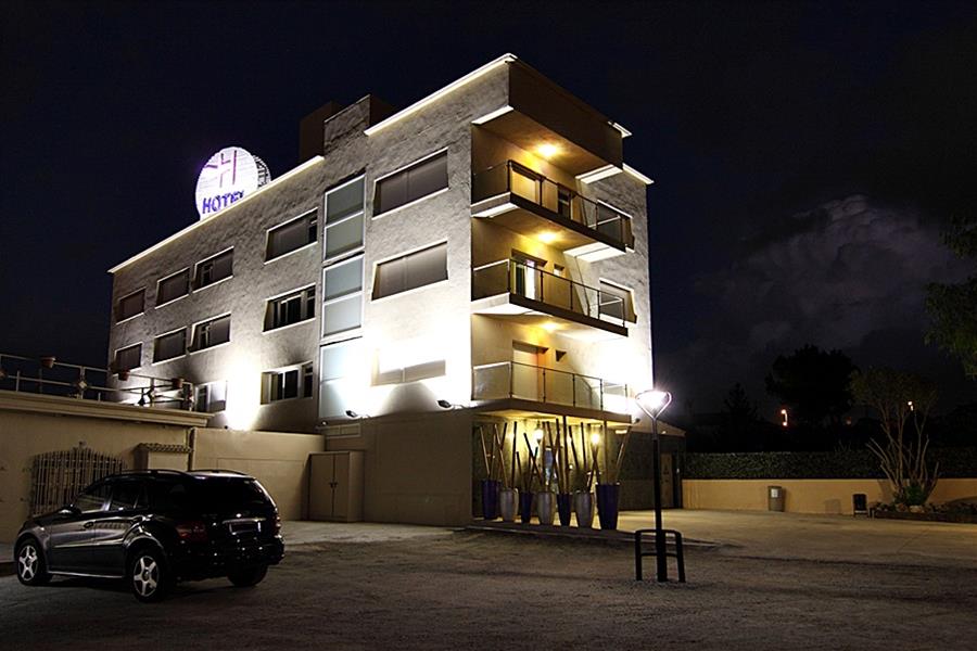 Hotel H