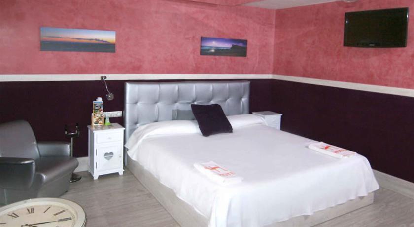 Hotel H