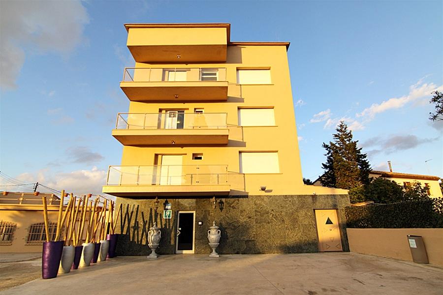 Hotel H