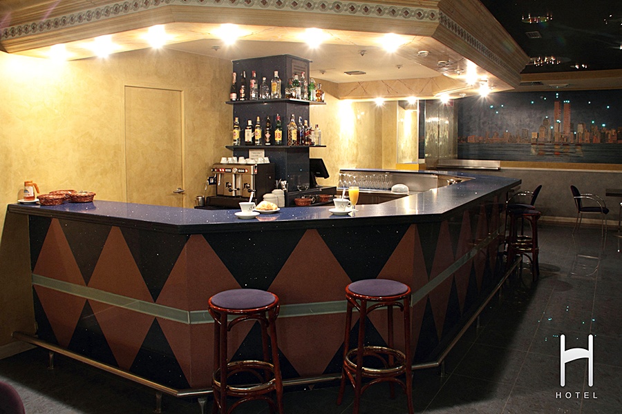 Hotel H