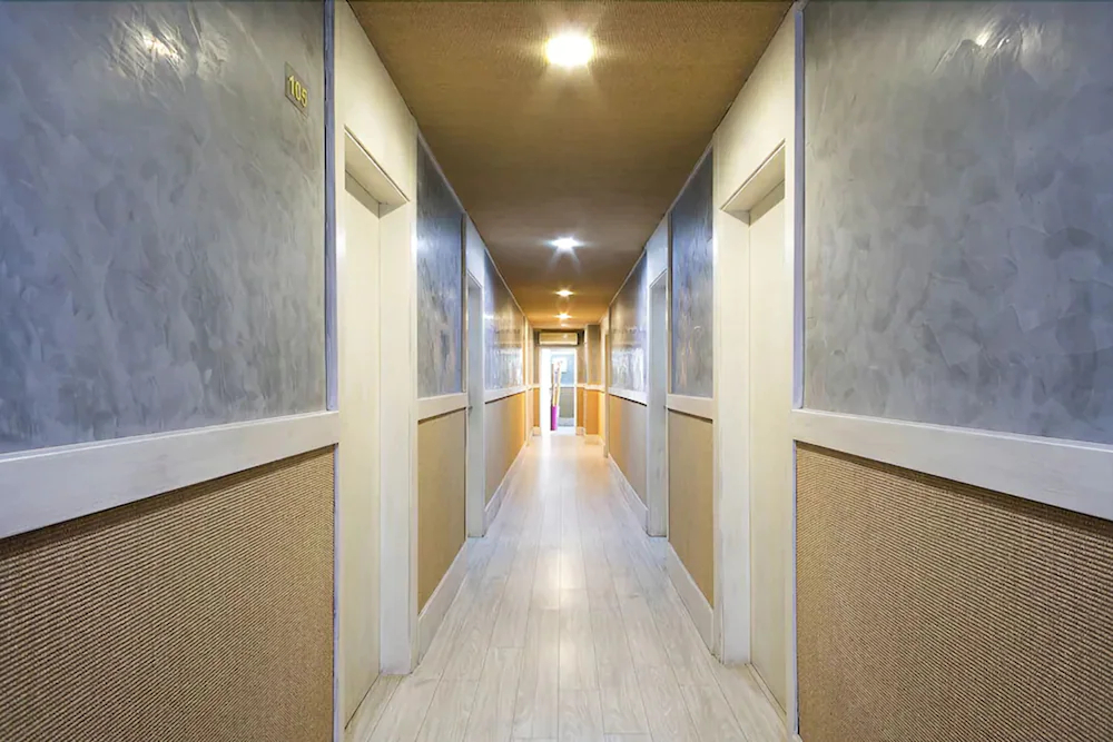 Hotel H