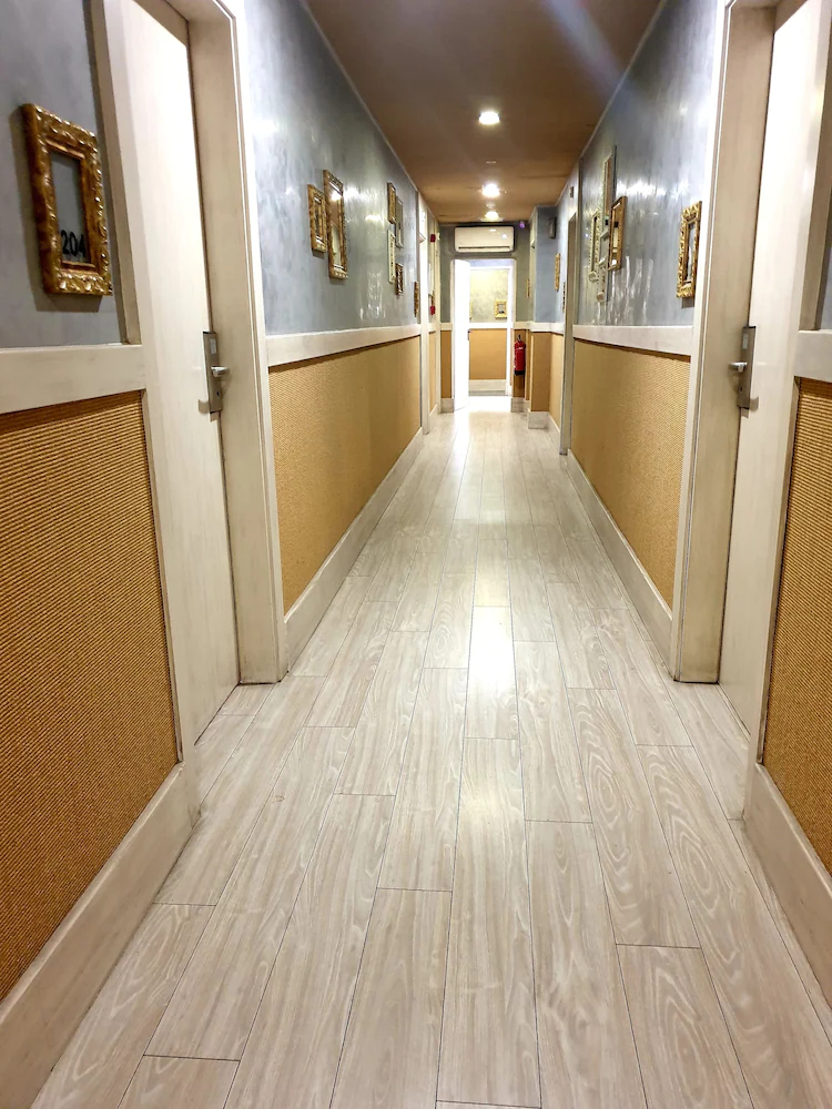 Hotel H