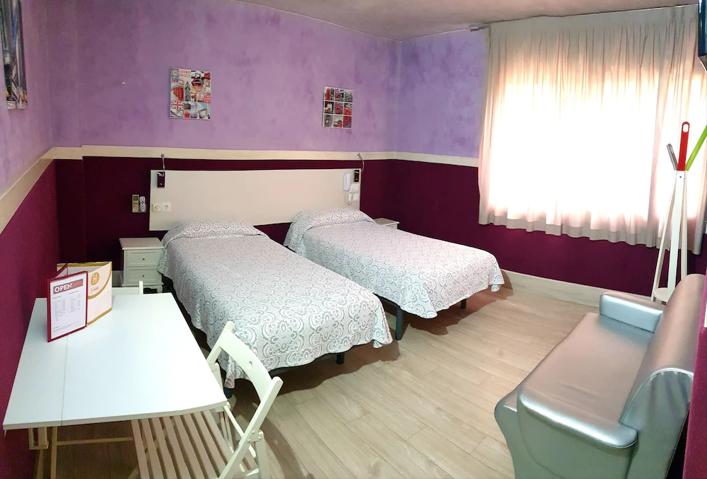 Hotel H